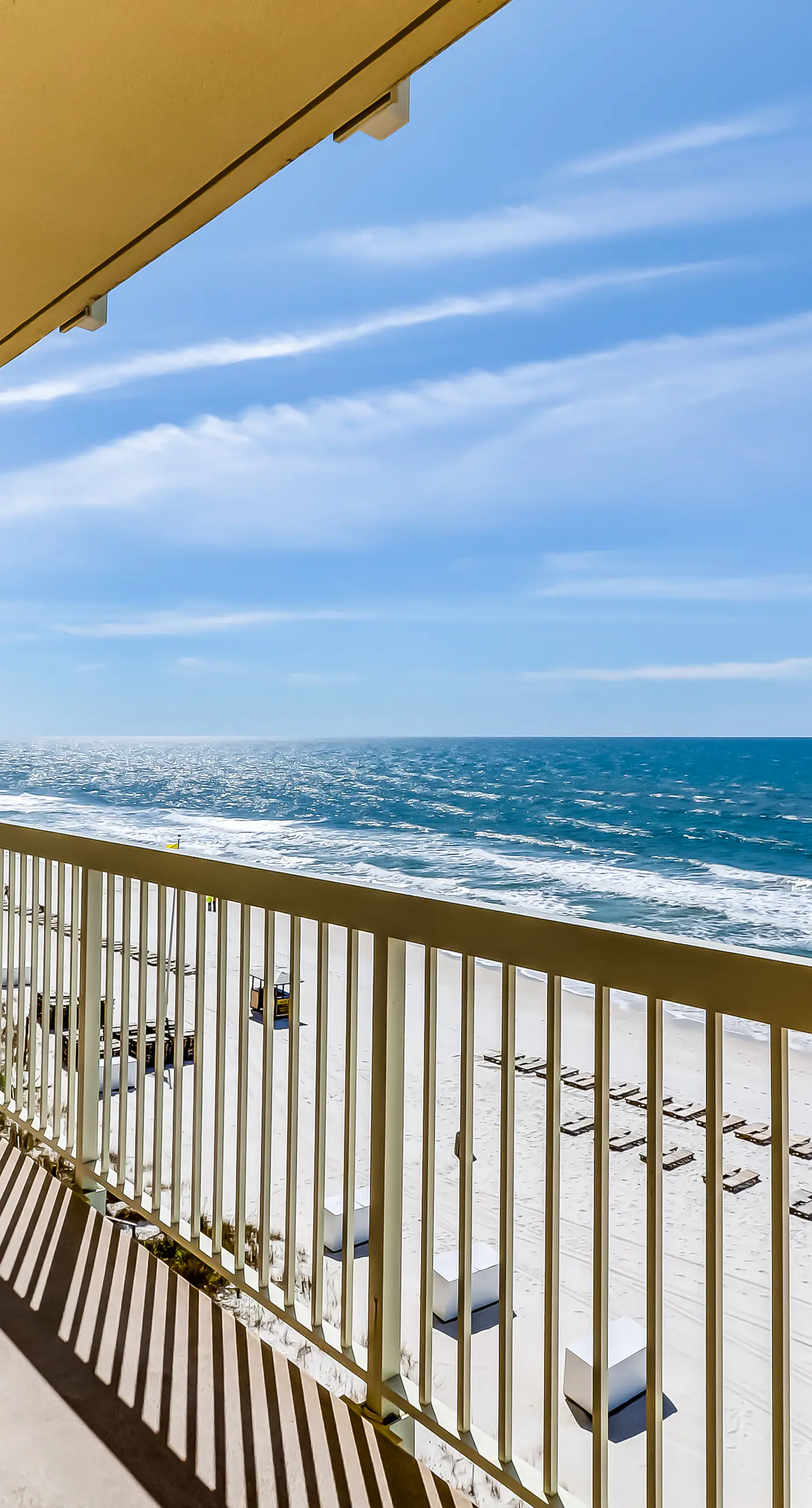 Beautiful gulf front condo w/ocean views, free WiFi, & amenity access