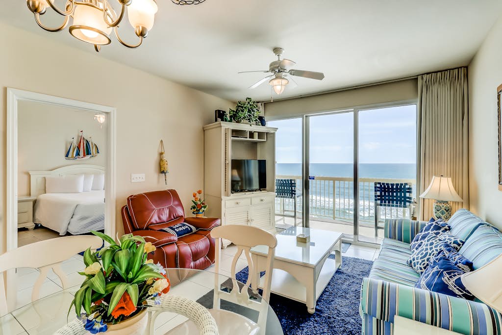 Beautiful gulf front condo w/ocean views, free WiFi, & amenity access