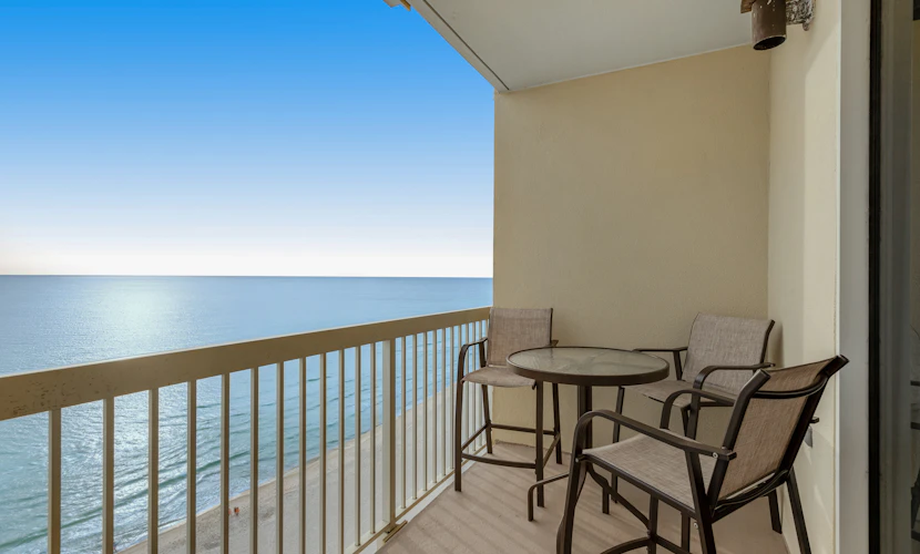 Beachfront condo with Gulf views, pools, hot tub & free beach chair service