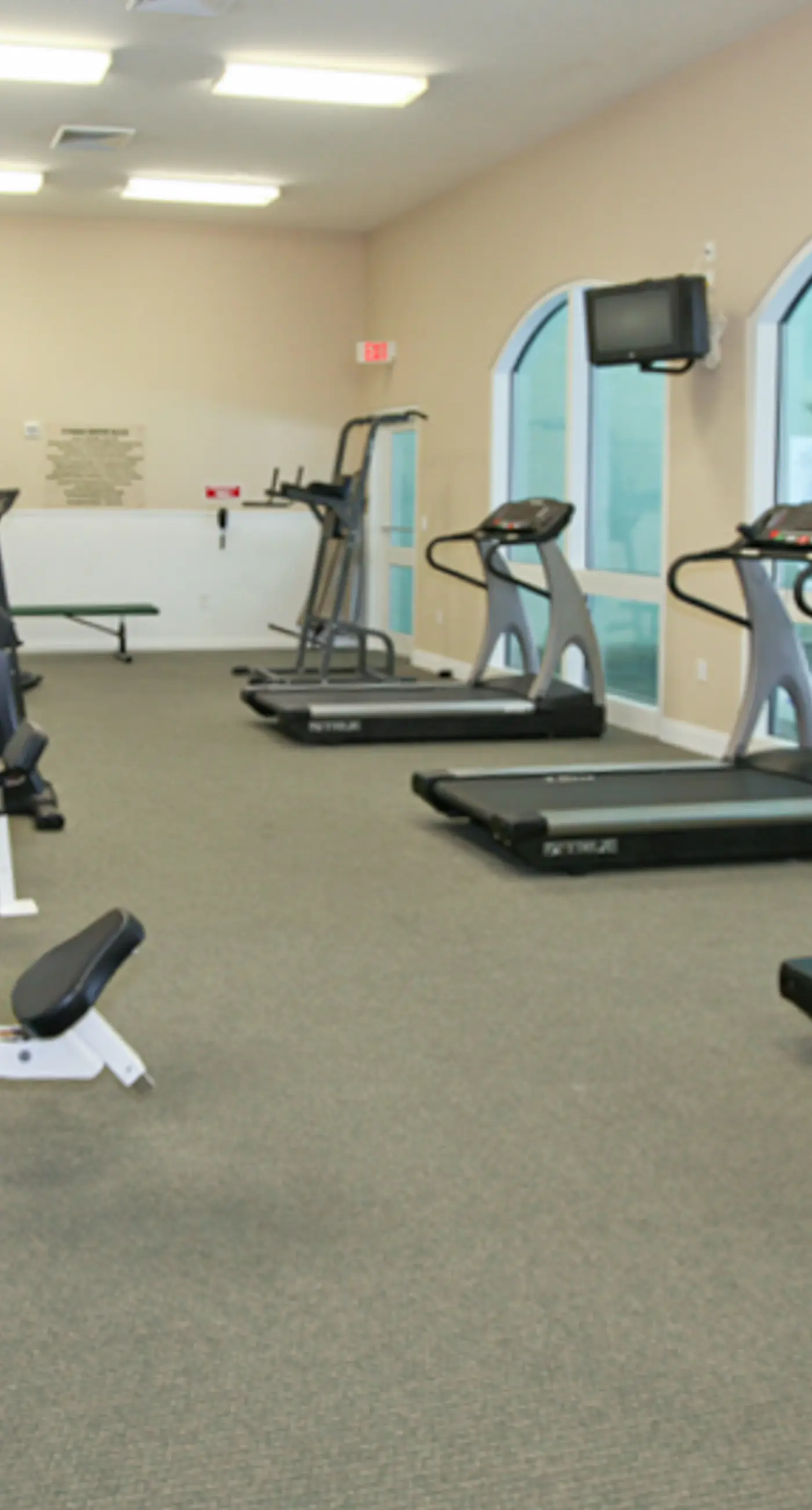 Beachfront condo with Gulf views, pools, hot tub & free beach chair service