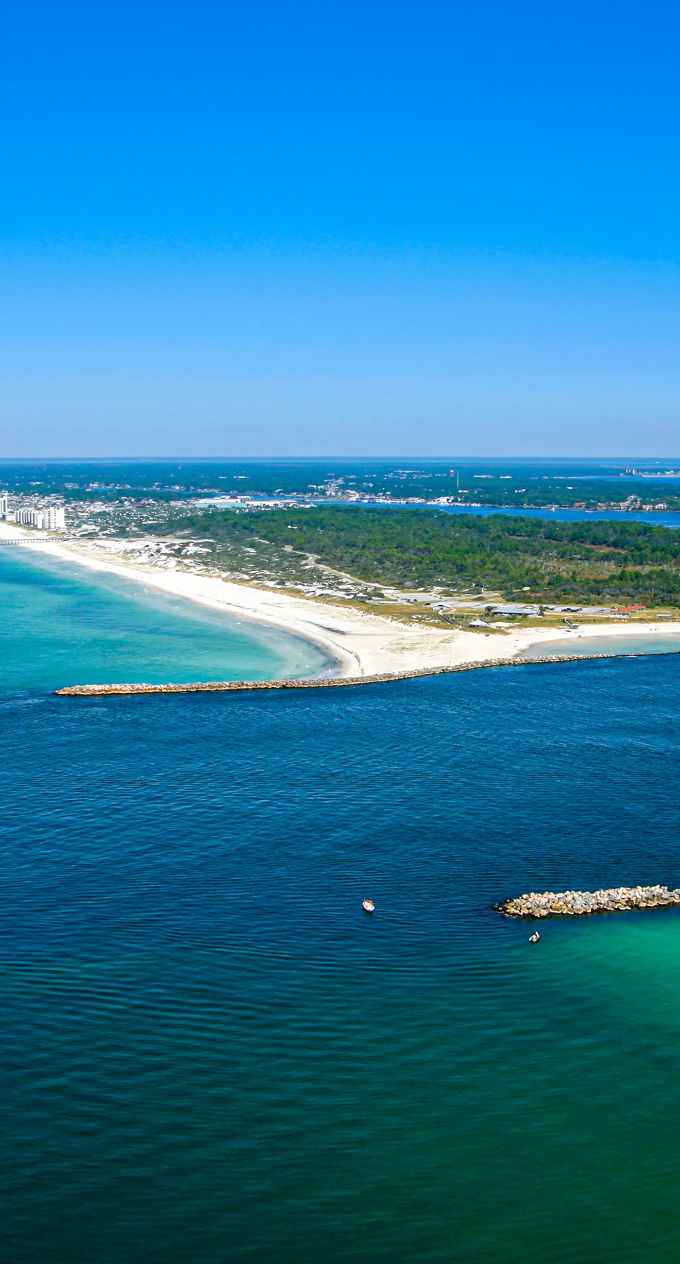 Beachfront condo with Gulf views, pools, hot tub & free beach chair service
