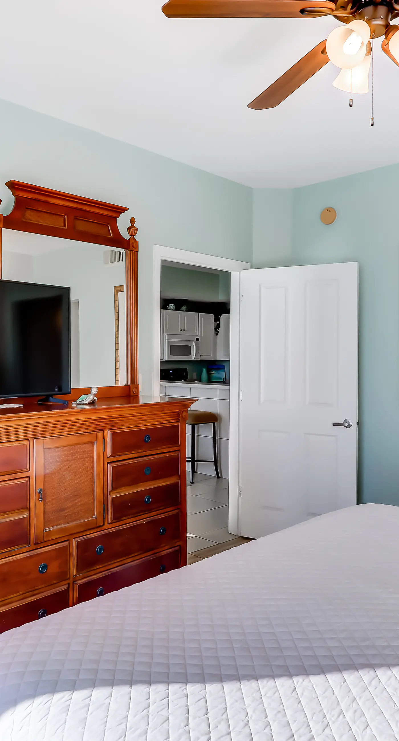 Gulf-front penthouse condo with pool, hot tub, fitness room, & beach access