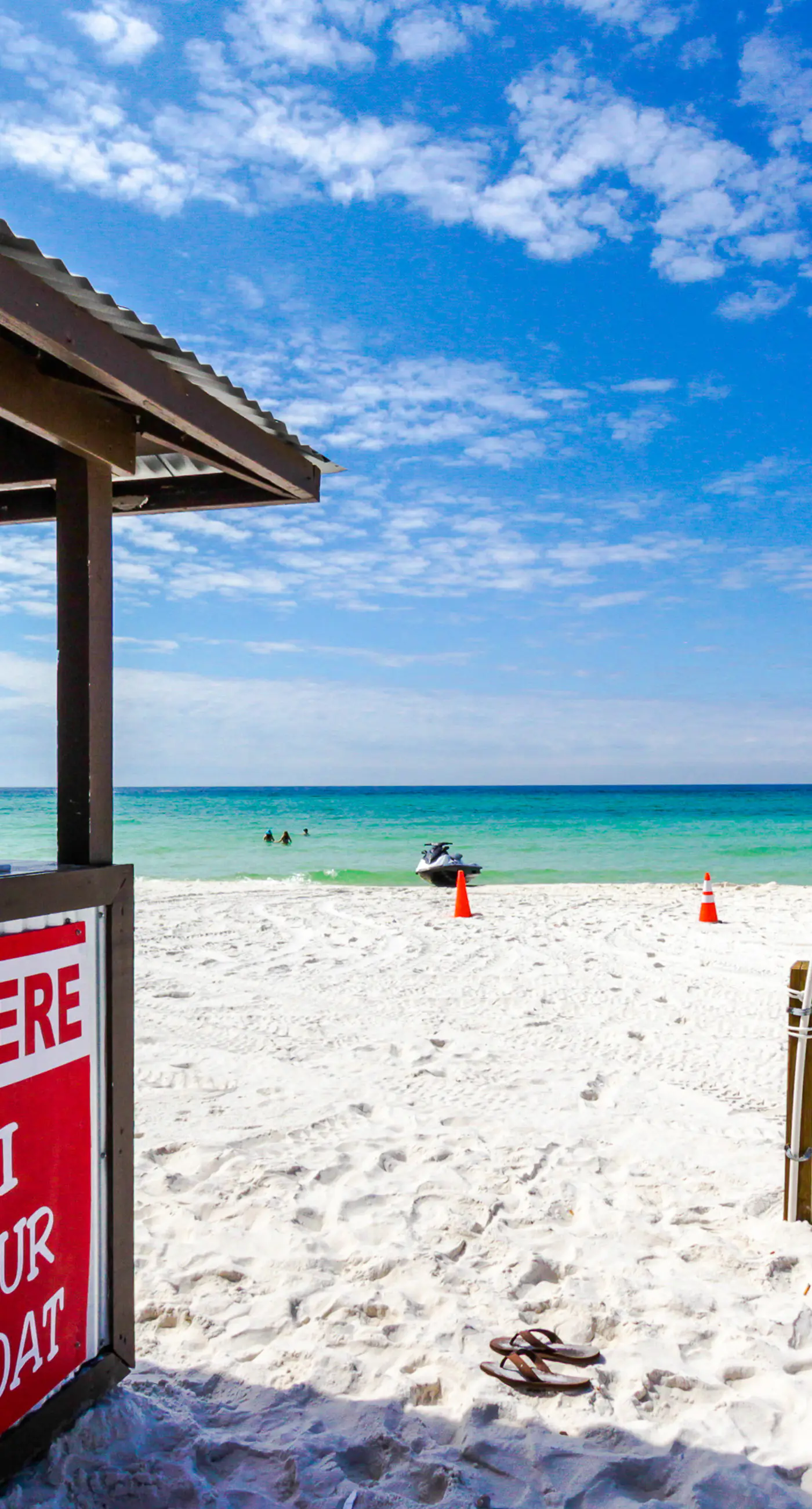 Eclectic gulf front condo with free WiFI, two pools, hot tub, & easy beach access