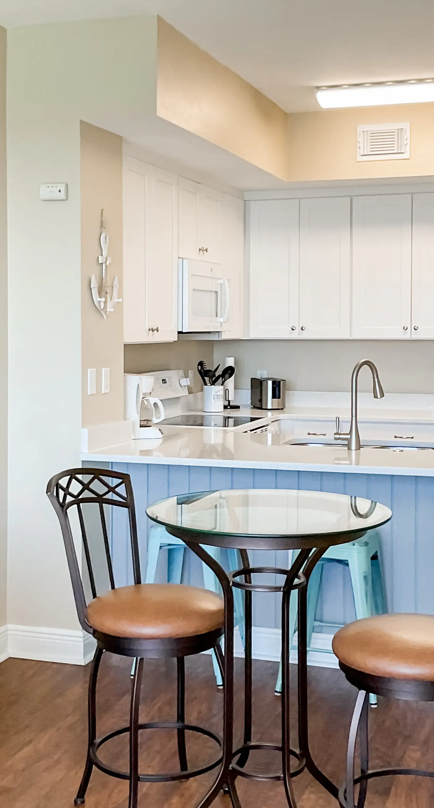 Deluxe Condo Unit! Master BR on Gulf side, Double long Balcony & Guestroom