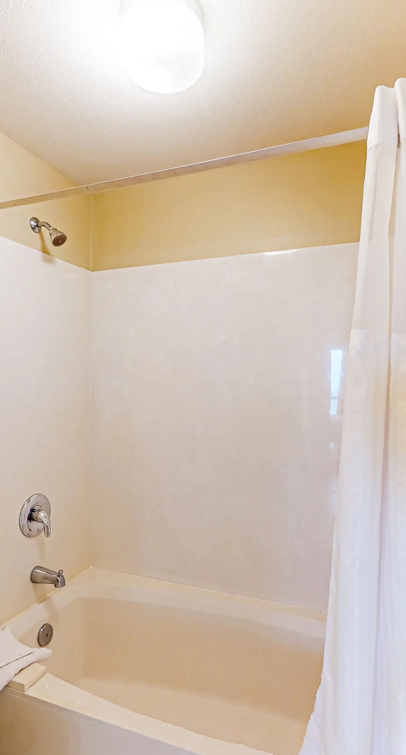 Deluxe Condo Unit! Master BR on Gulf side, Double long Balcony & Guestroom