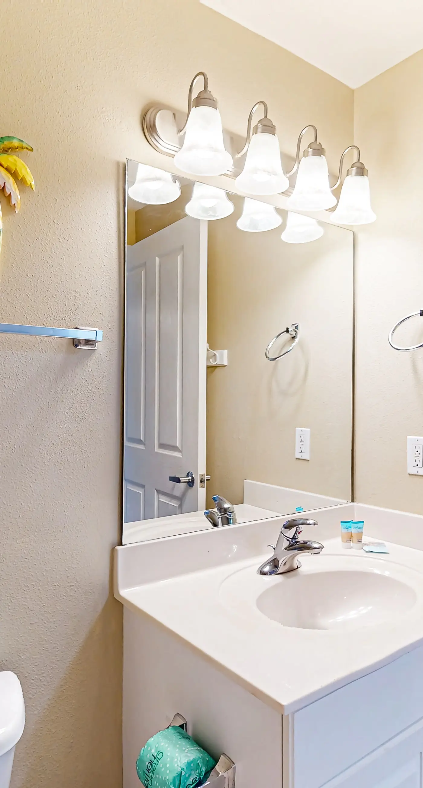 Deluxe Condo Unit! Master BR on Gulf side, Double long Balcony & Guestroom