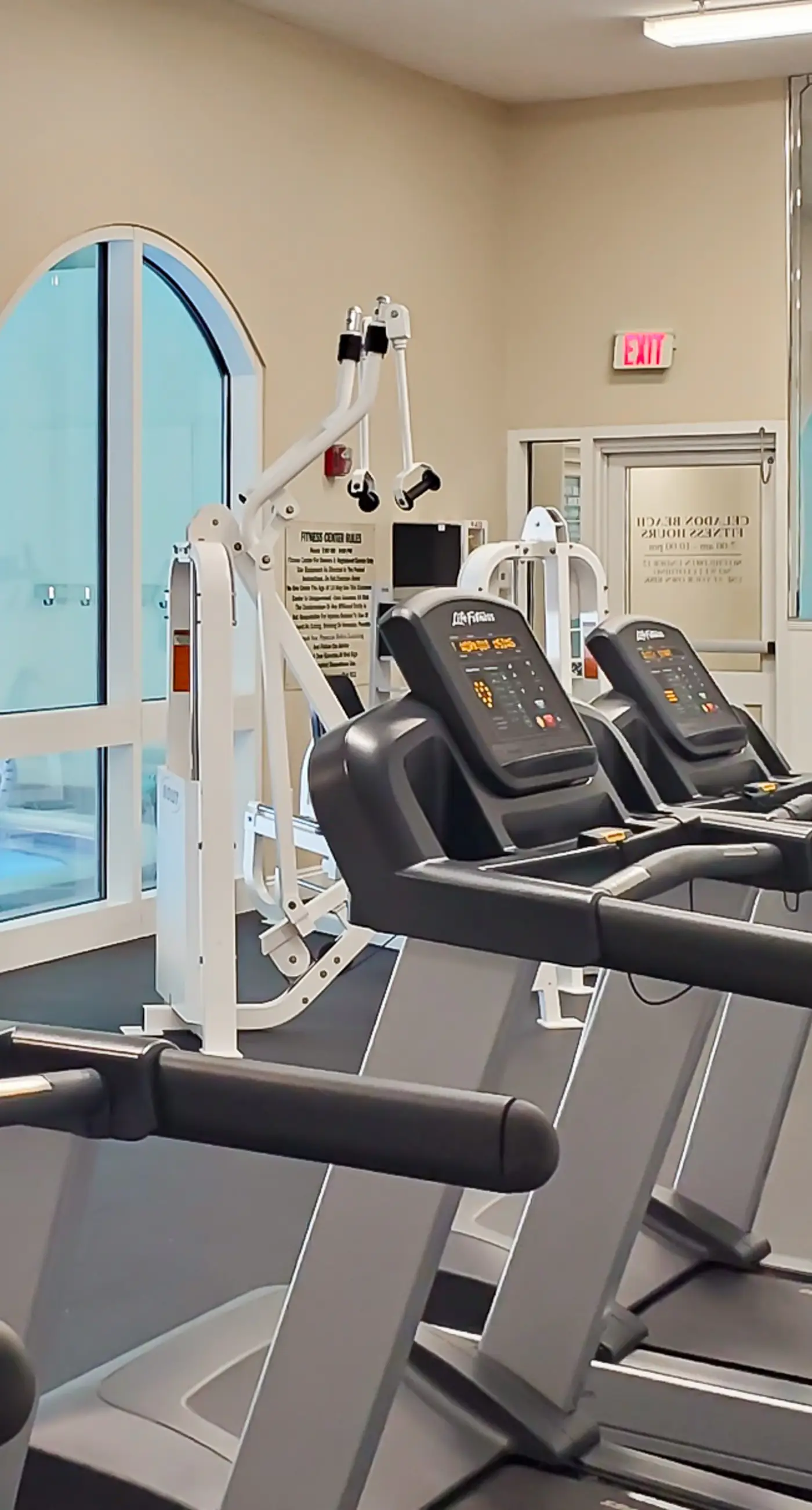 Deluxe Condo Unit! Master BR on Gulf side, Double long Balcony & Guestroom