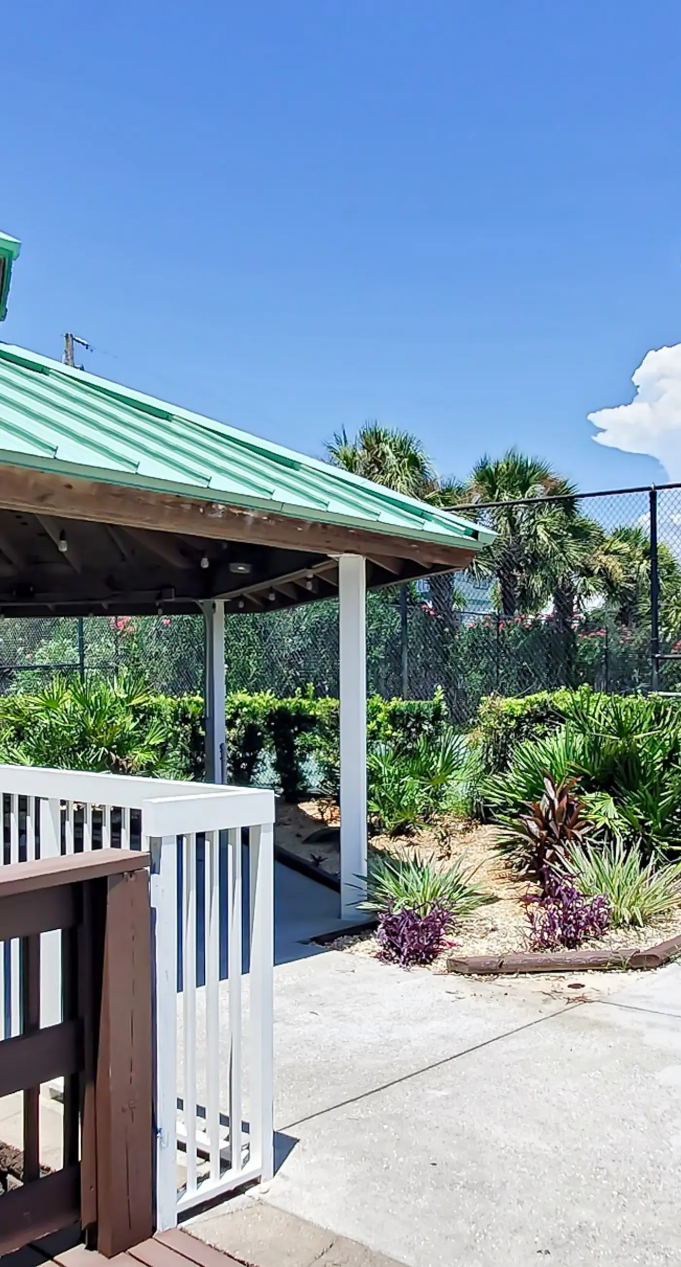 Deluxe Condo Unit! Master BR on Gulf side, Double long Balcony & Guestroom