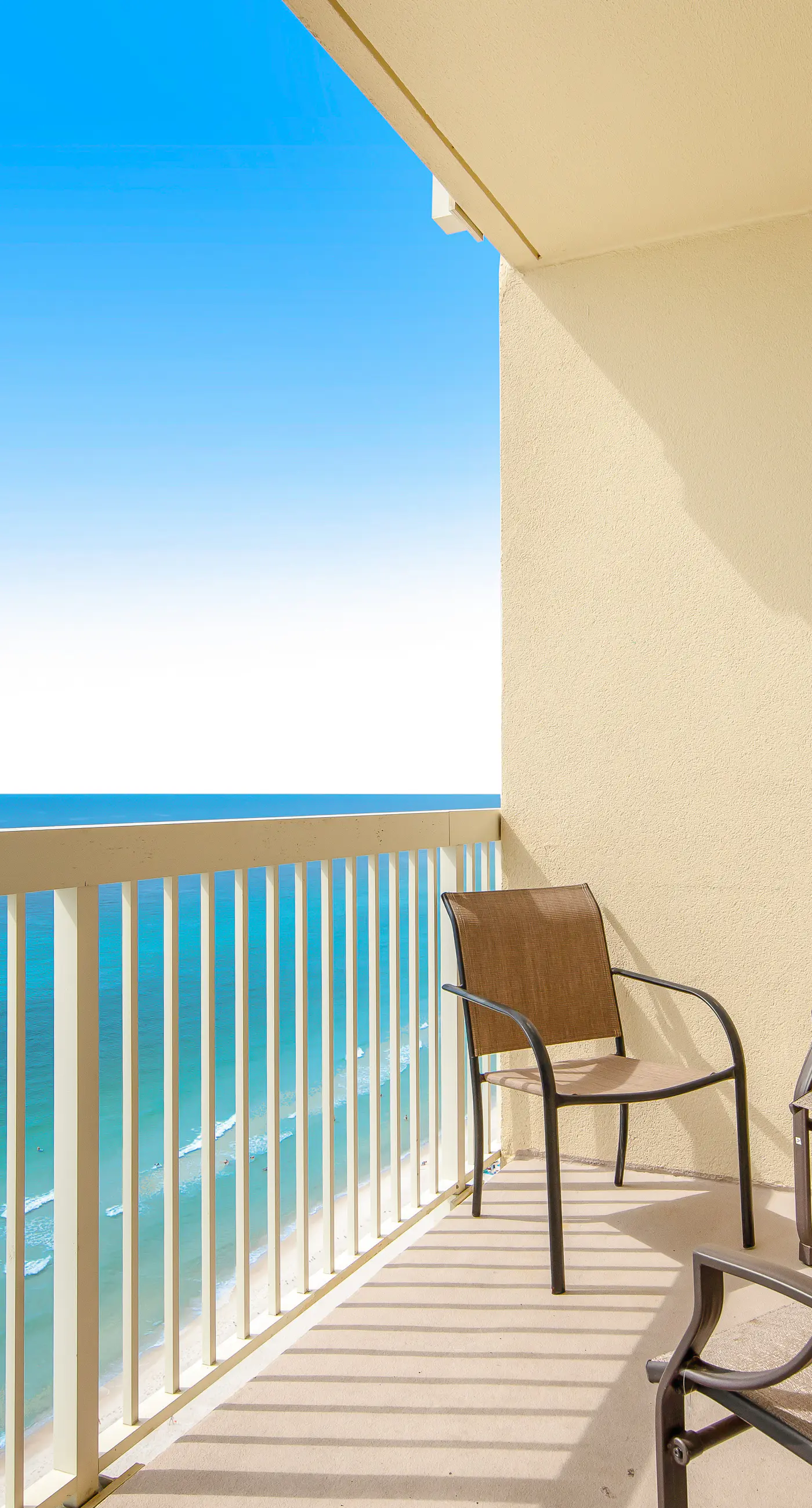 Charming oceanfront condo w/ Gulf view, shared pools & hot tub, & beach access