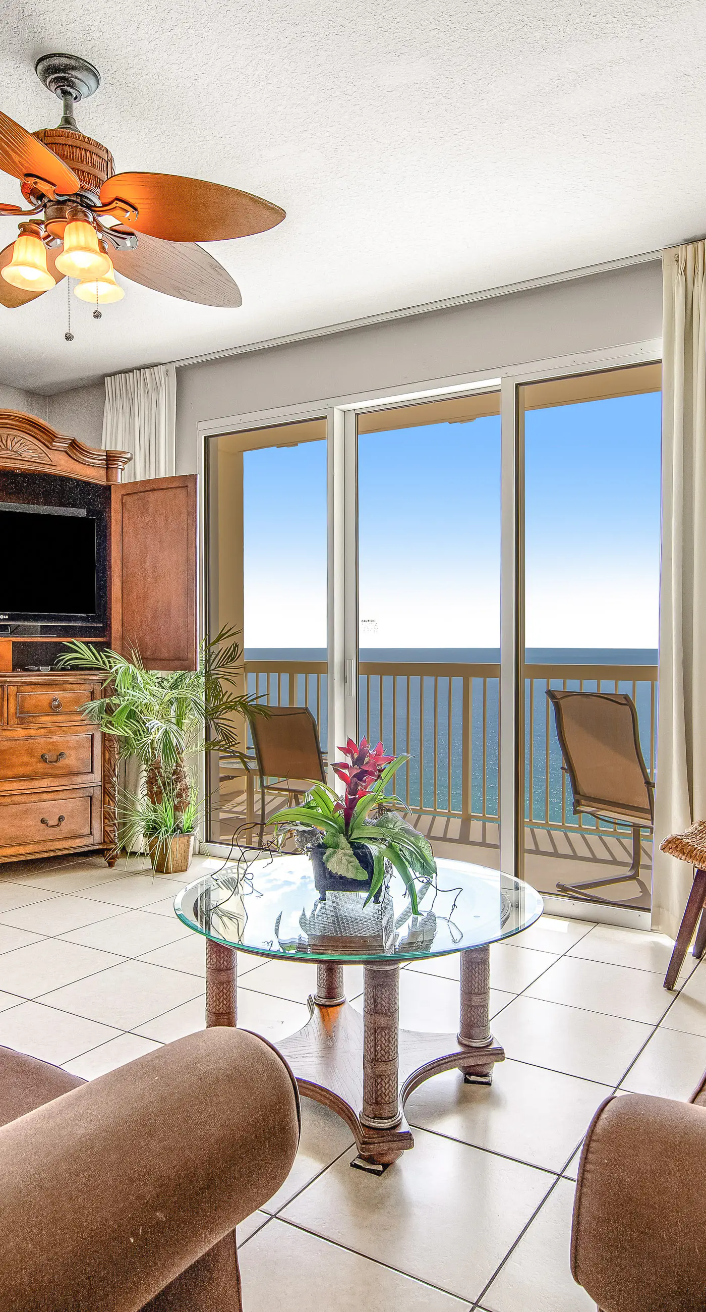 Charming oceanfront condo w/ Gulf view, shared pools & hot tub, & beach access