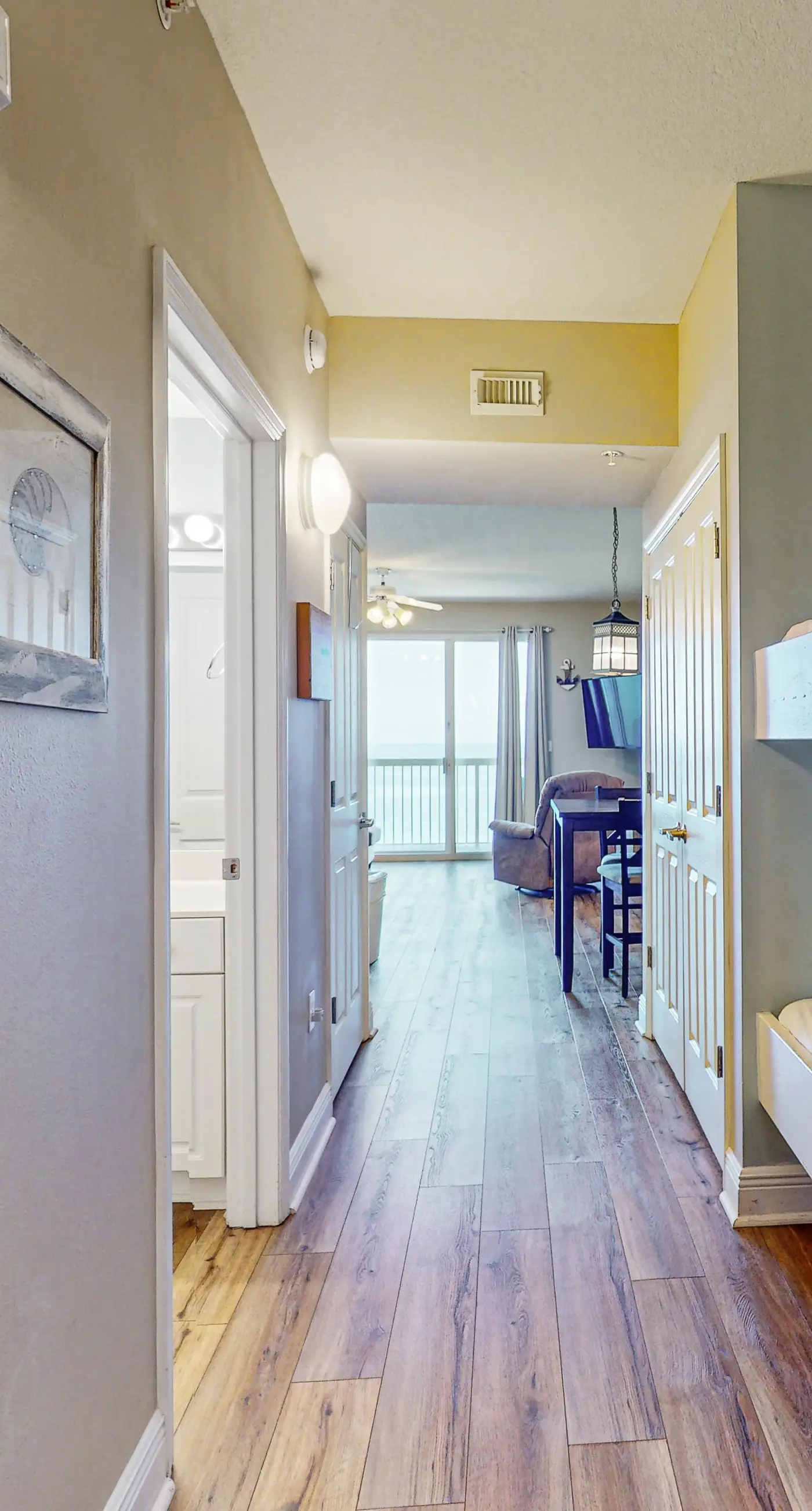 Beachy oceanfront condo w/ beach access, shared pools and hot tub, & free WiFi