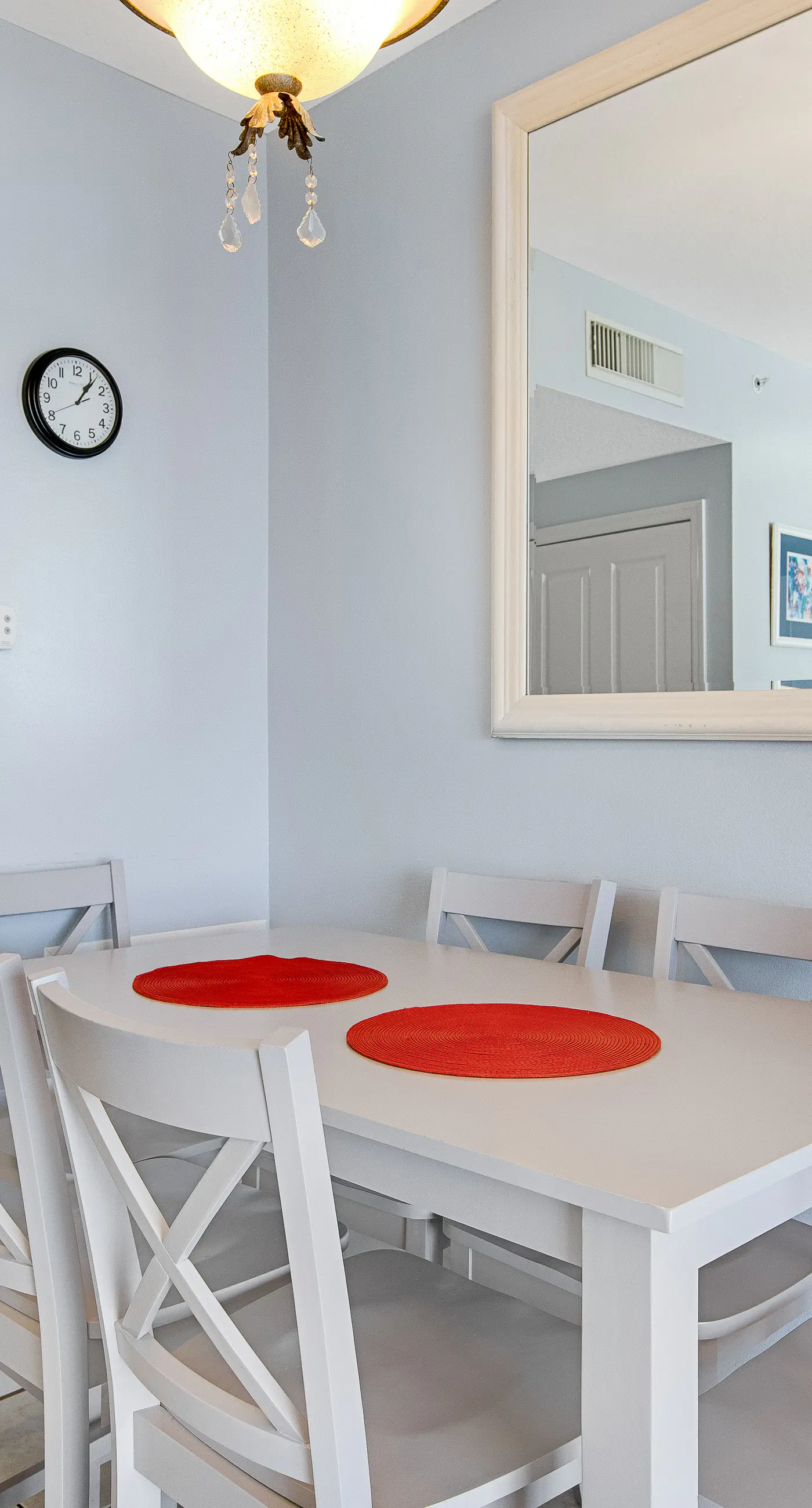 Sunny oceanfront condo w/ two shared pools, hot tub - walk to the beach