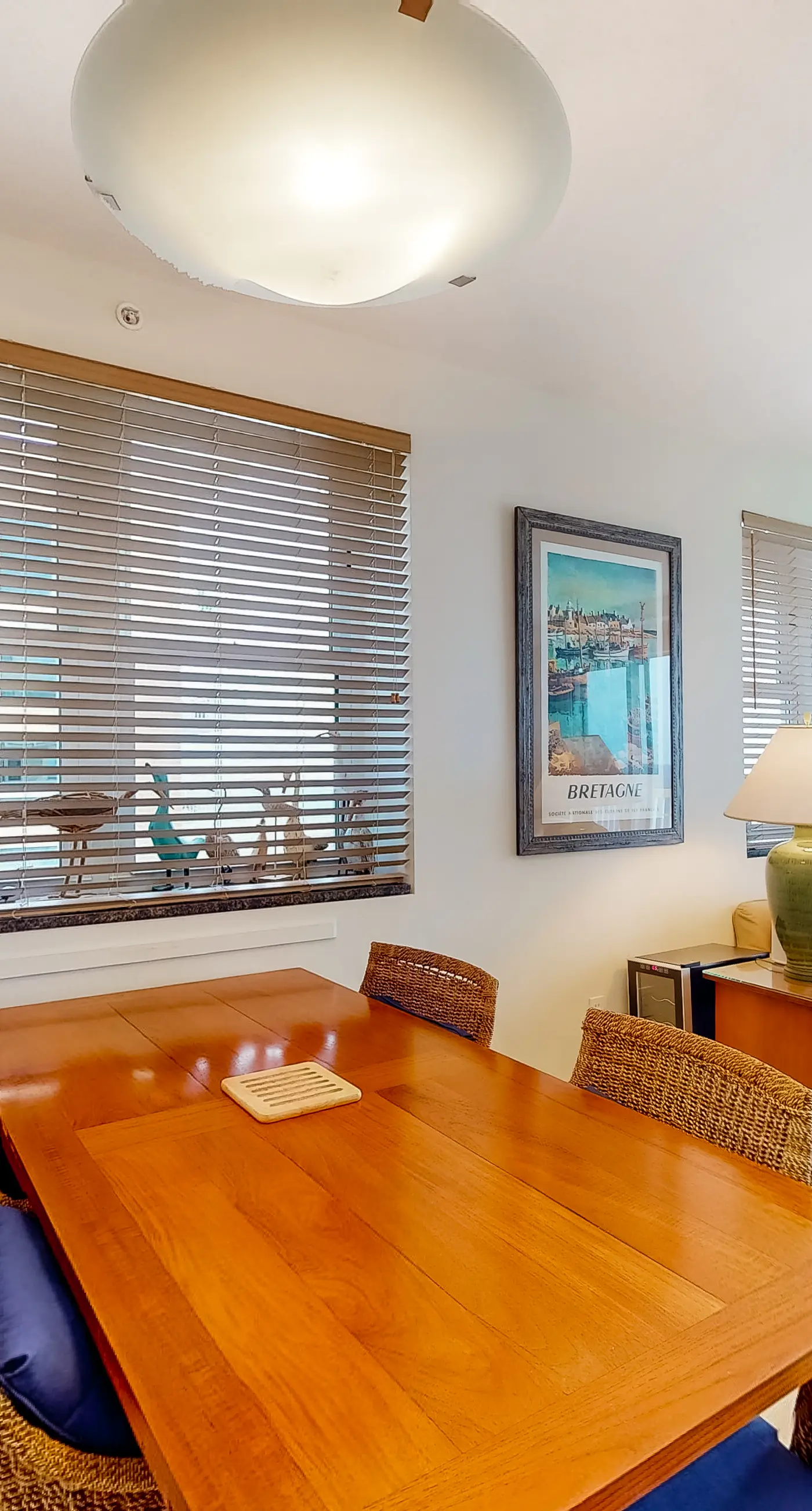 Gulf-front 21st-floor condo with hot tub, pool, tennis, gym, balcony, beach view