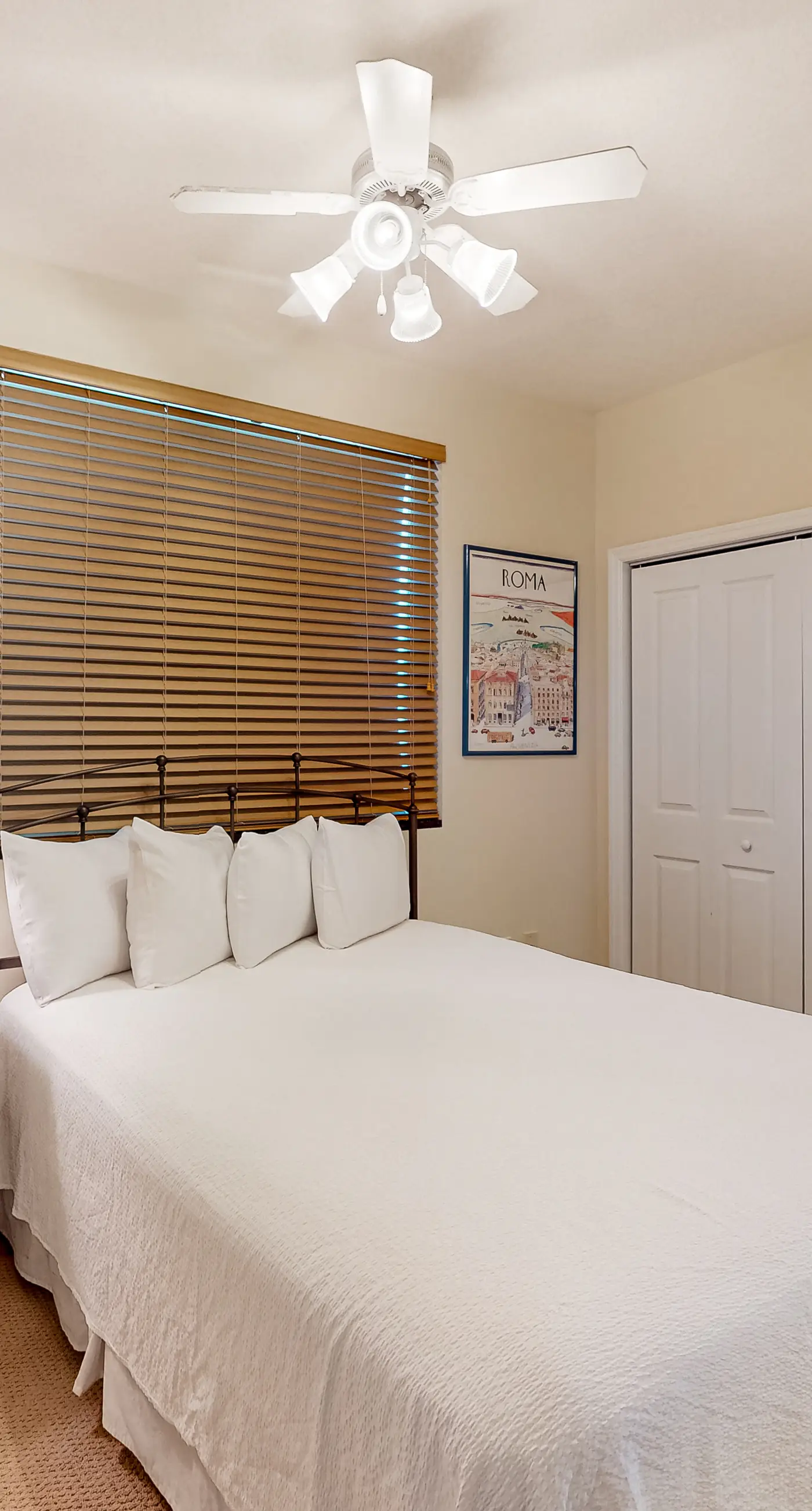 Gulf-front 21st-floor condo with hot tub, pool, tennis, gym, balcony, beach view
