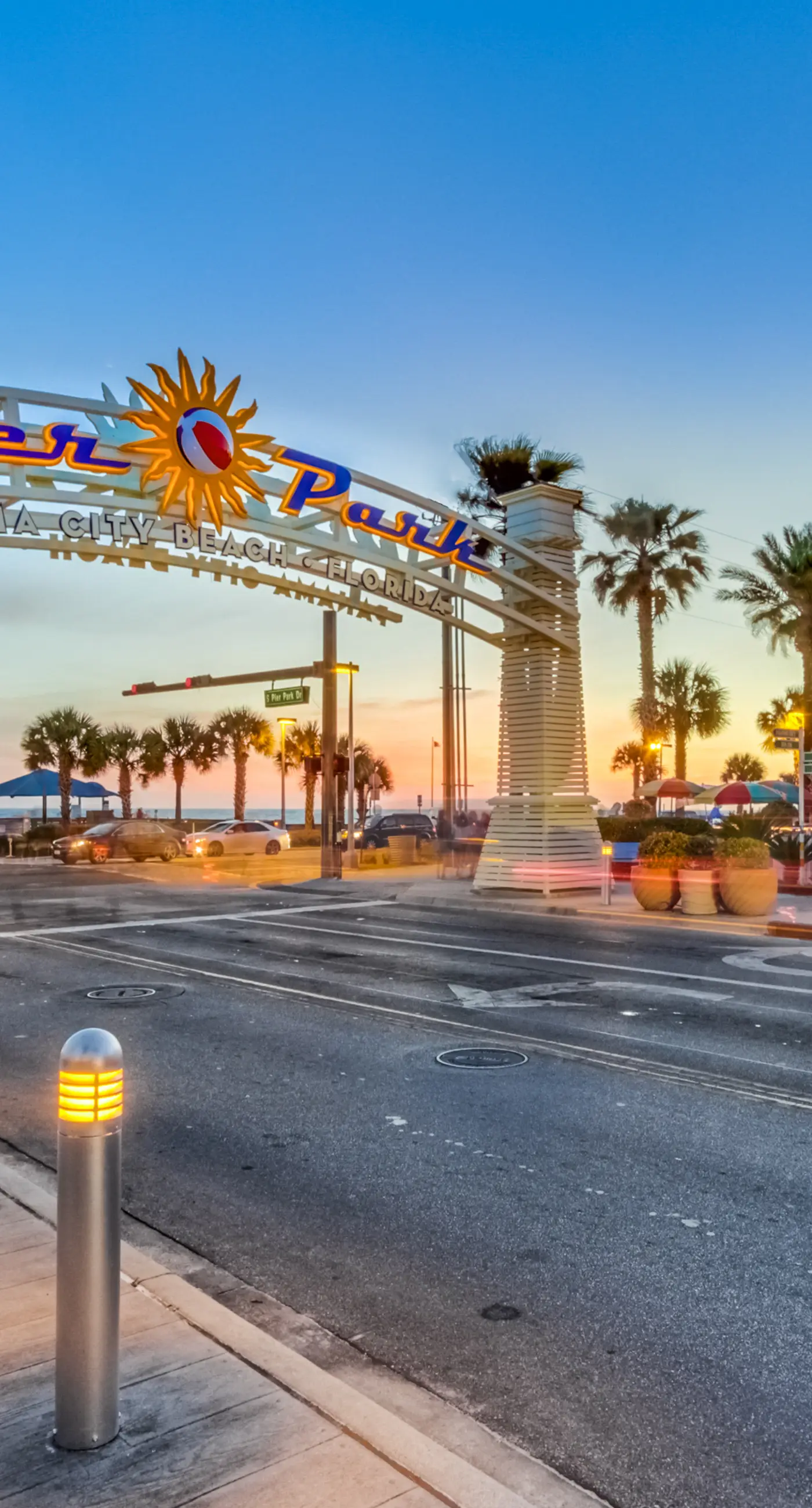 Gulf-front 21st-floor condo with hot tub, pool, tennis, gym, balcony, beach view