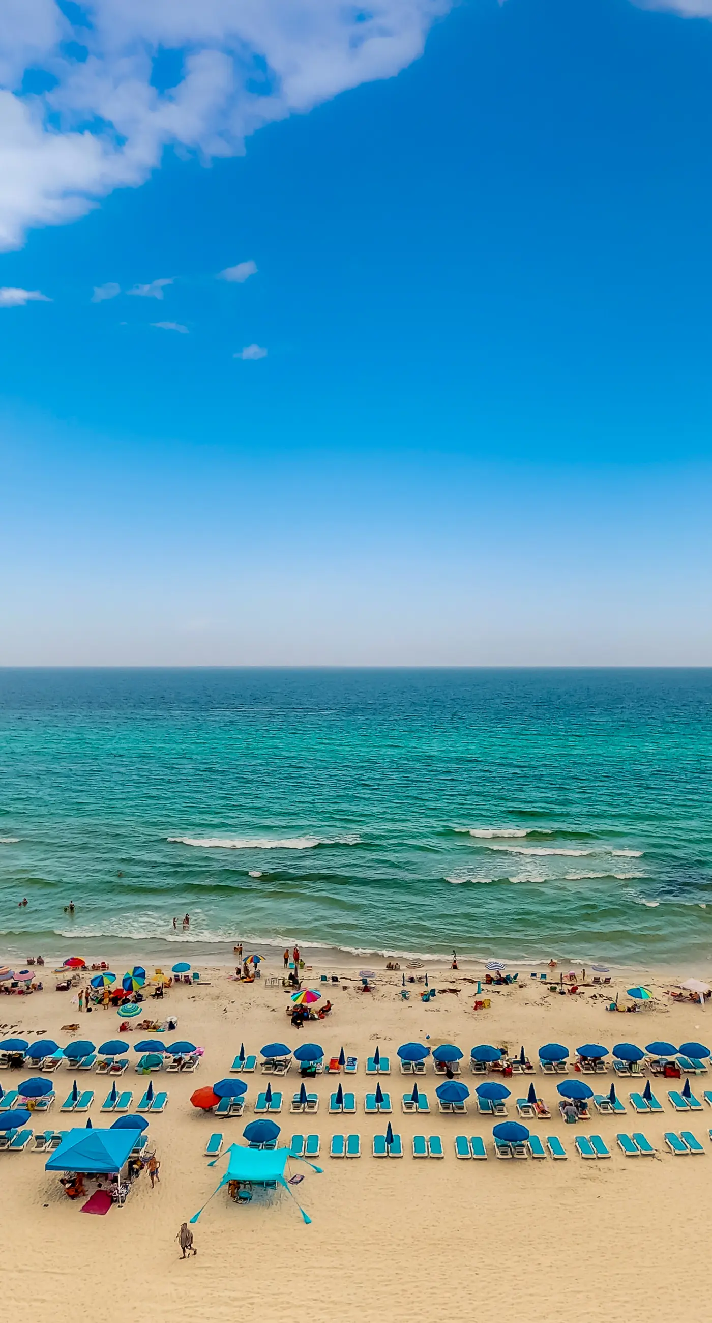 Gulf-front 21st-floor condo with hot tub, pool, tennis, gym, balcony, beach view