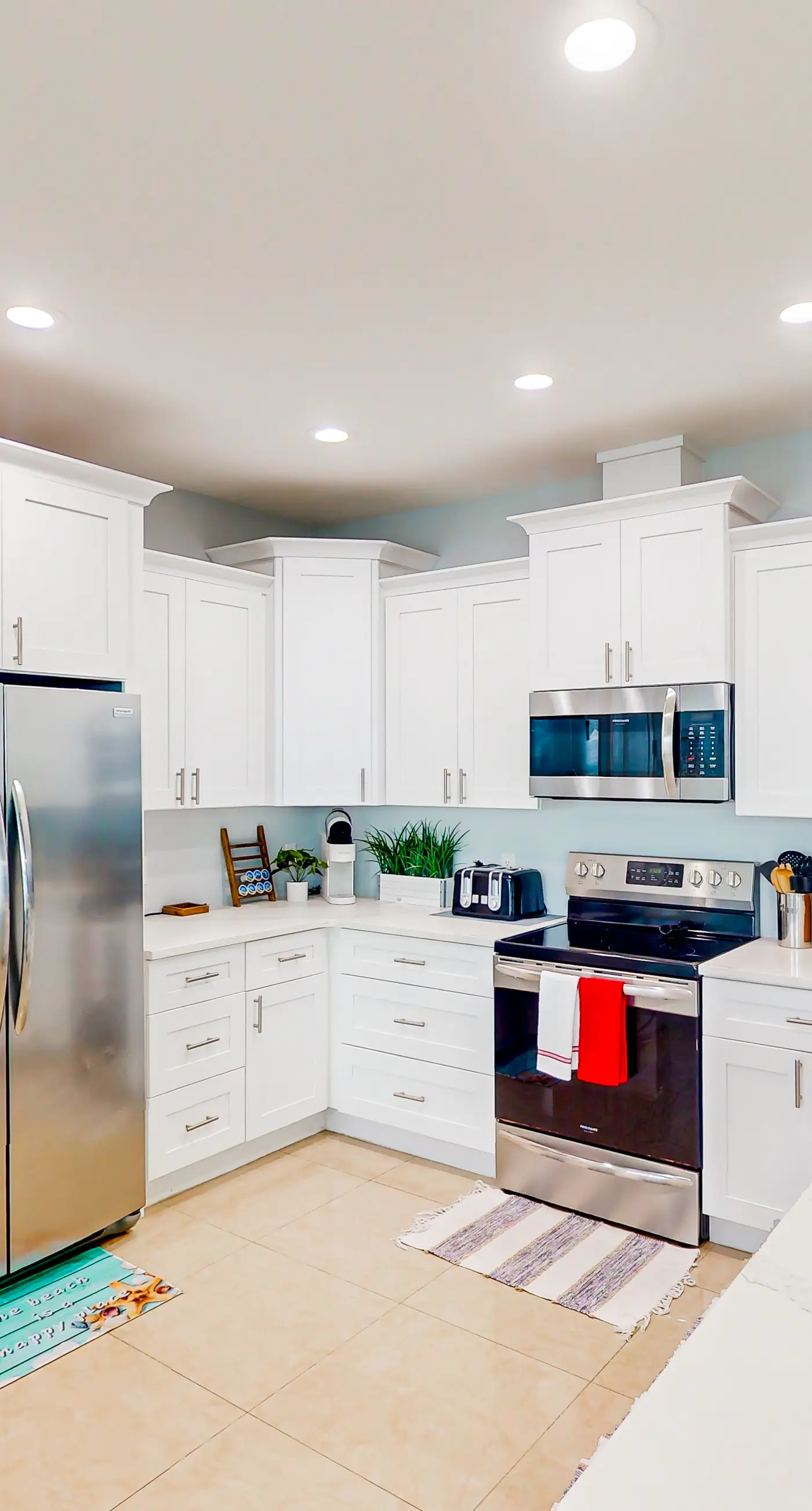 Newer, dog-friendly home with hot tub & game room - walk to the beach