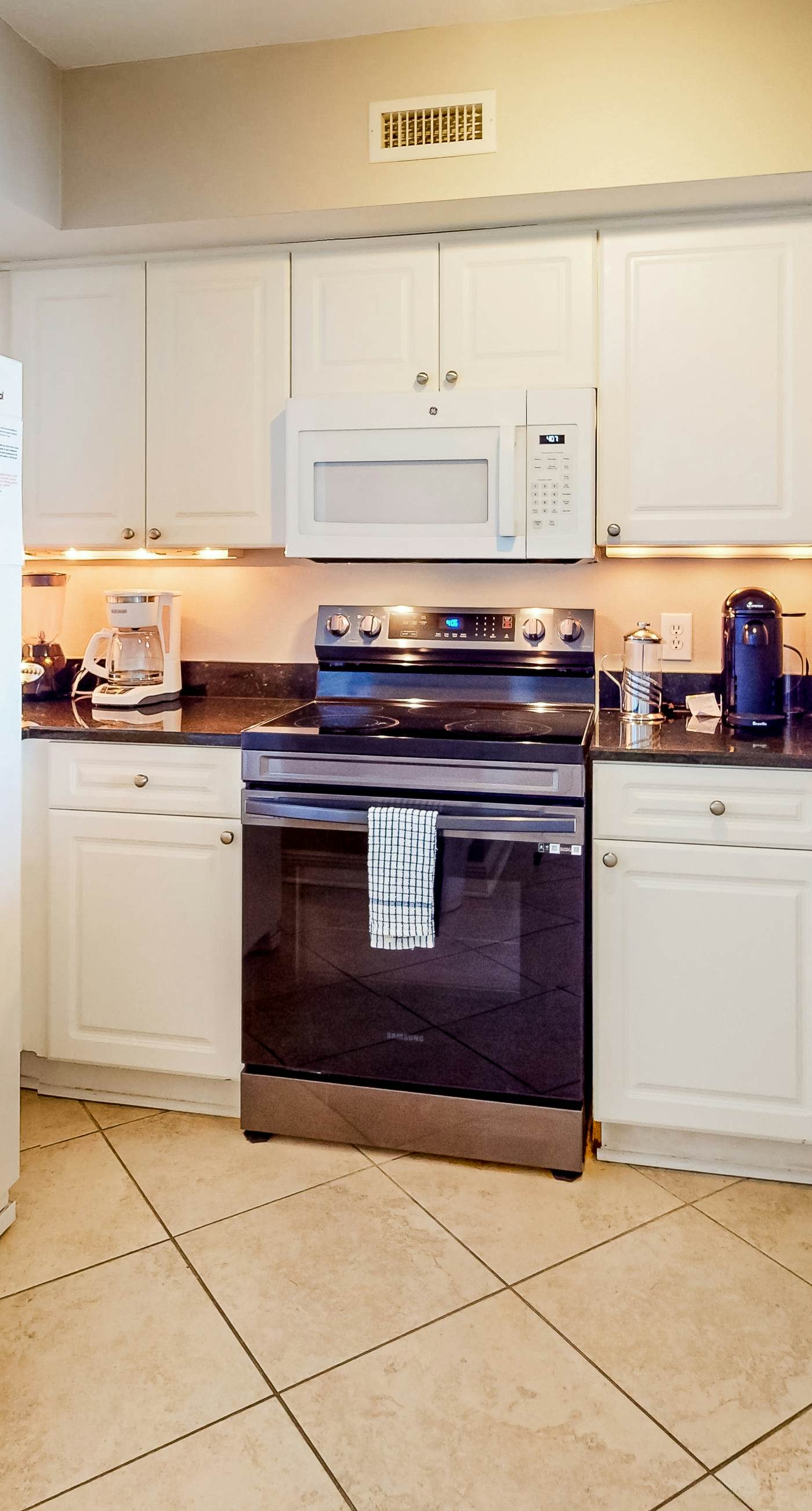 Beachfront 16th-floor condo with Gulf views, pool, game room, balcony, gym, W&D