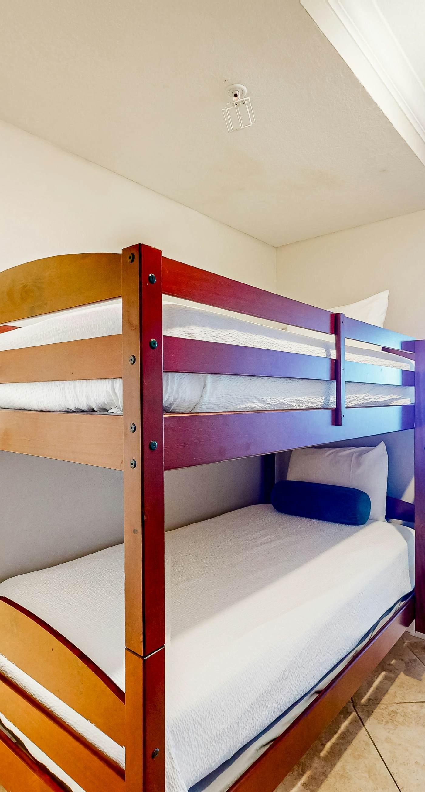 Beachfront 16th-floor condo with Gulf views, pool, game room, balcony, gym, W&D