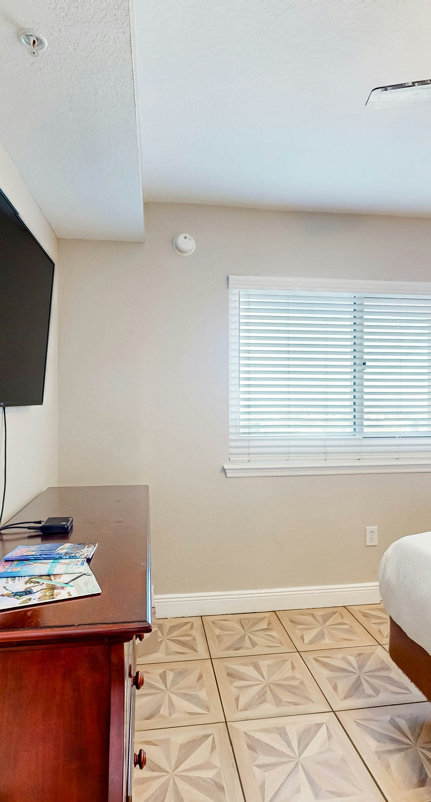 Beachfront 16th-floor condo with Gulf views, pool, game room, balcony, gym, W&D