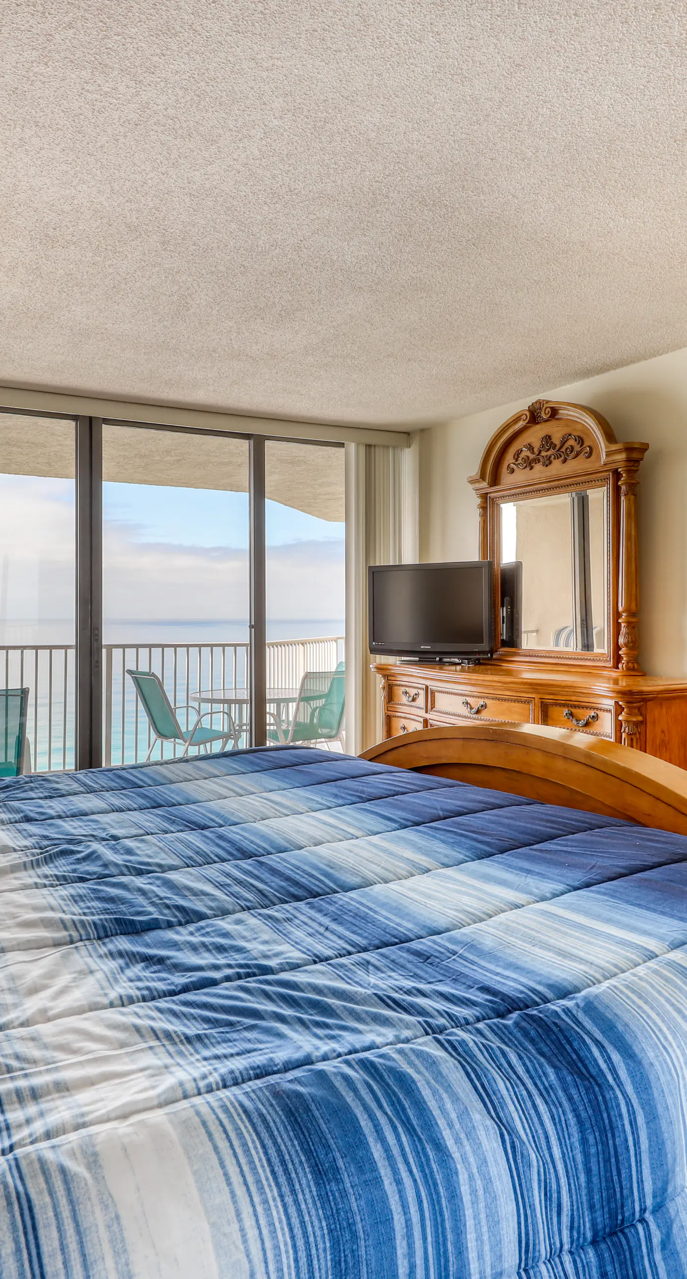 Gulf-front condo with view, 3 resort pools, tennis & 1,500 ft of resort beachfront