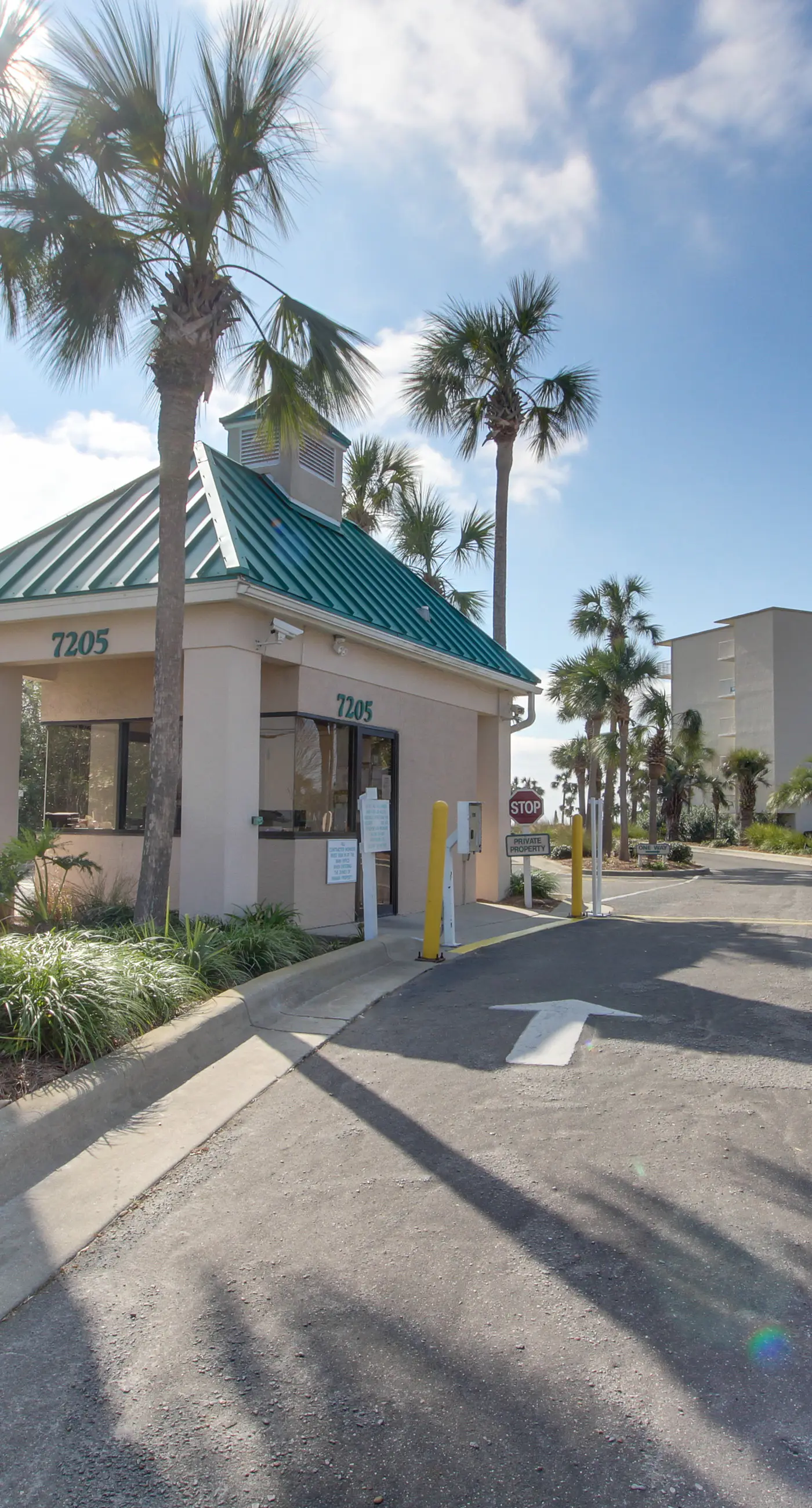 Gulf-front condo with view, 3 resort pools, tennis & 1,500 ft of resort beachfront