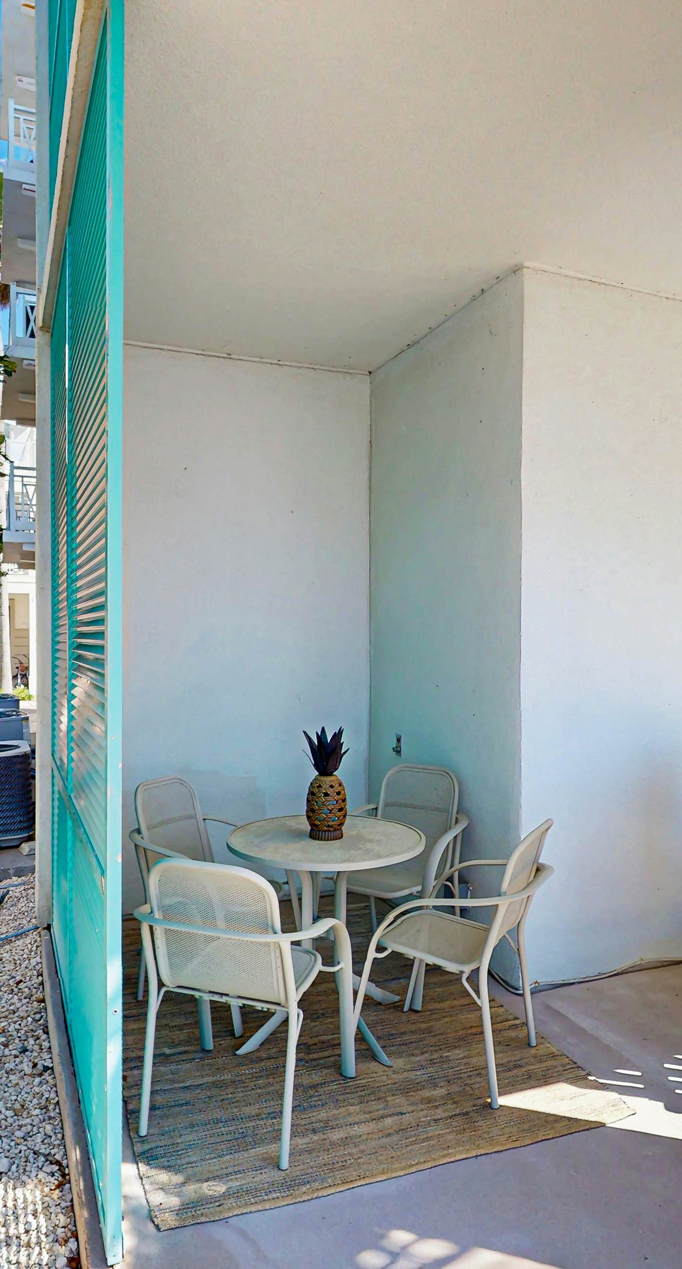 Cozy coastal condo with shared pool/hot tub, and beach access-dog friendly