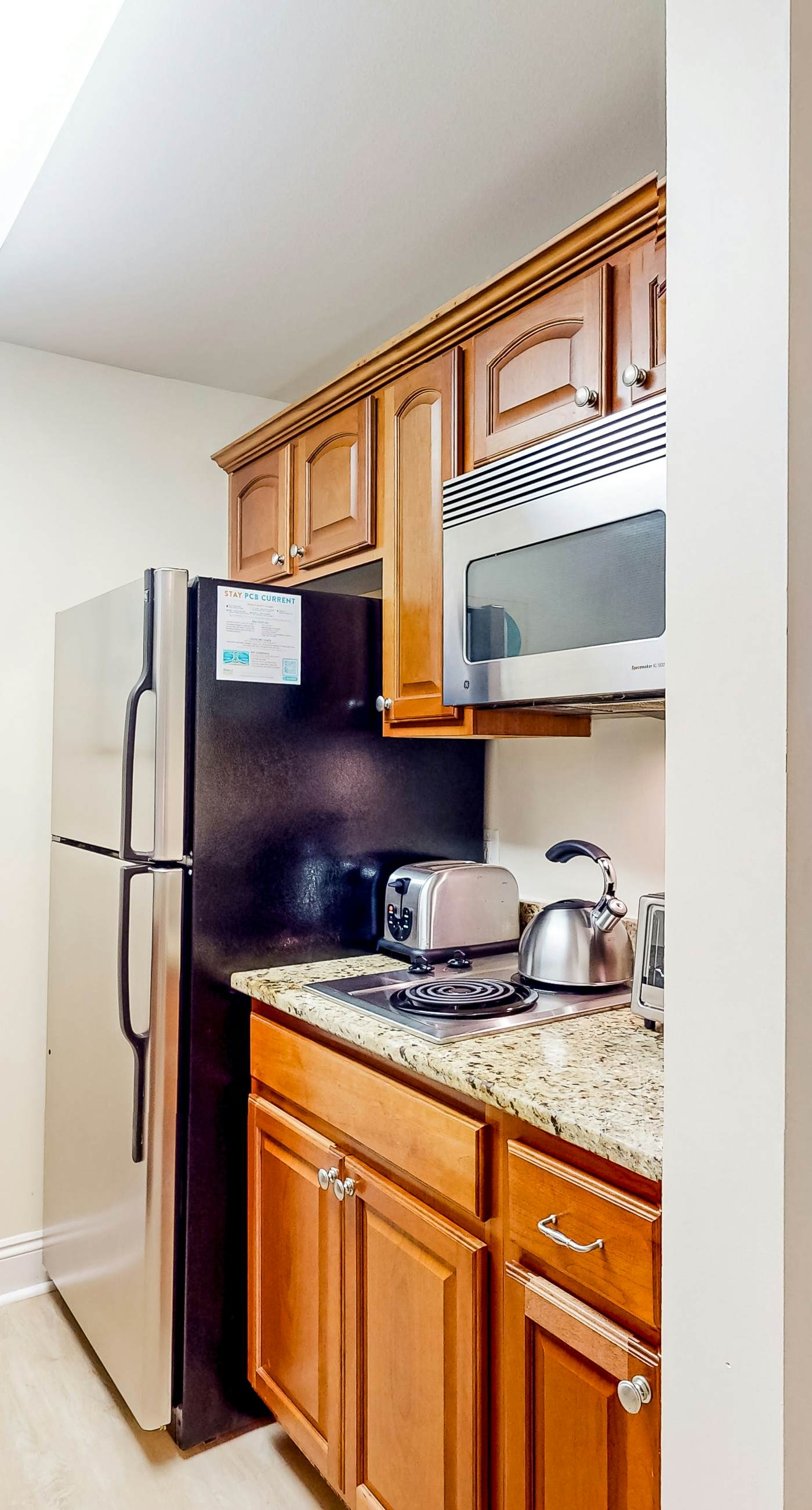 Sunset-view dog-friendly condo w/ balcony overlooking water, beach access, pool & hot tub