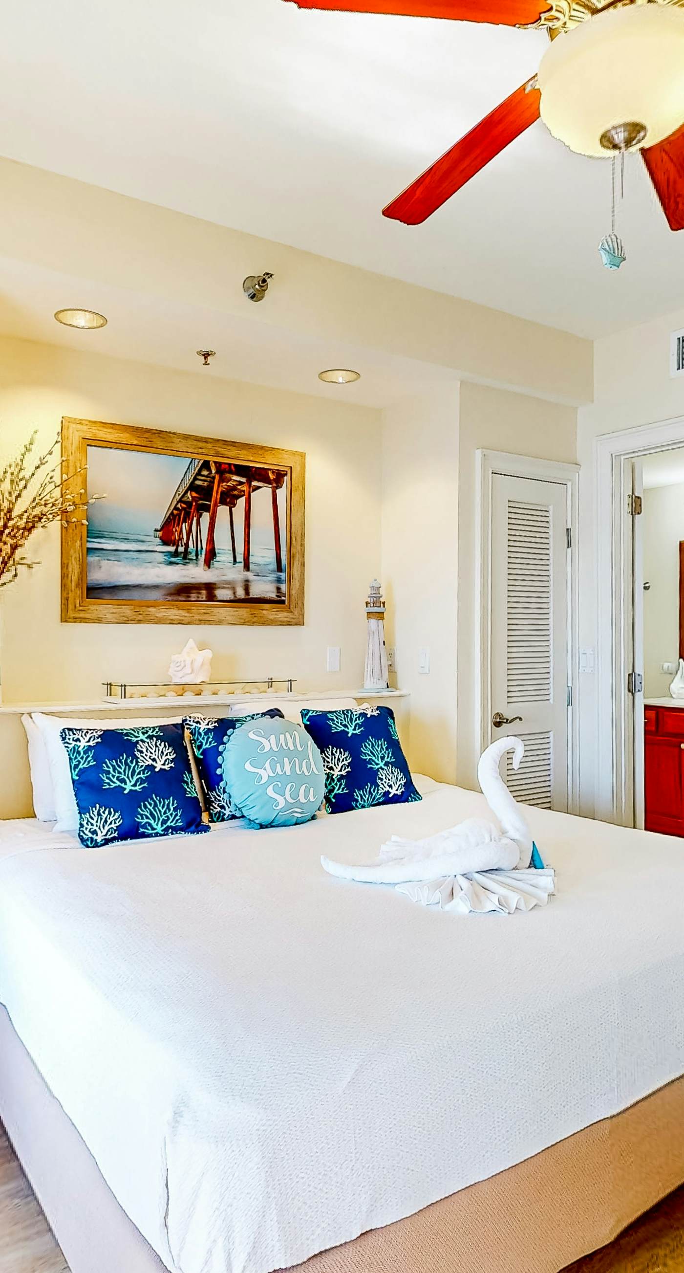 Sunset-view dog-friendly condo w/ balcony overlooking water, beach access, pool & hot tub