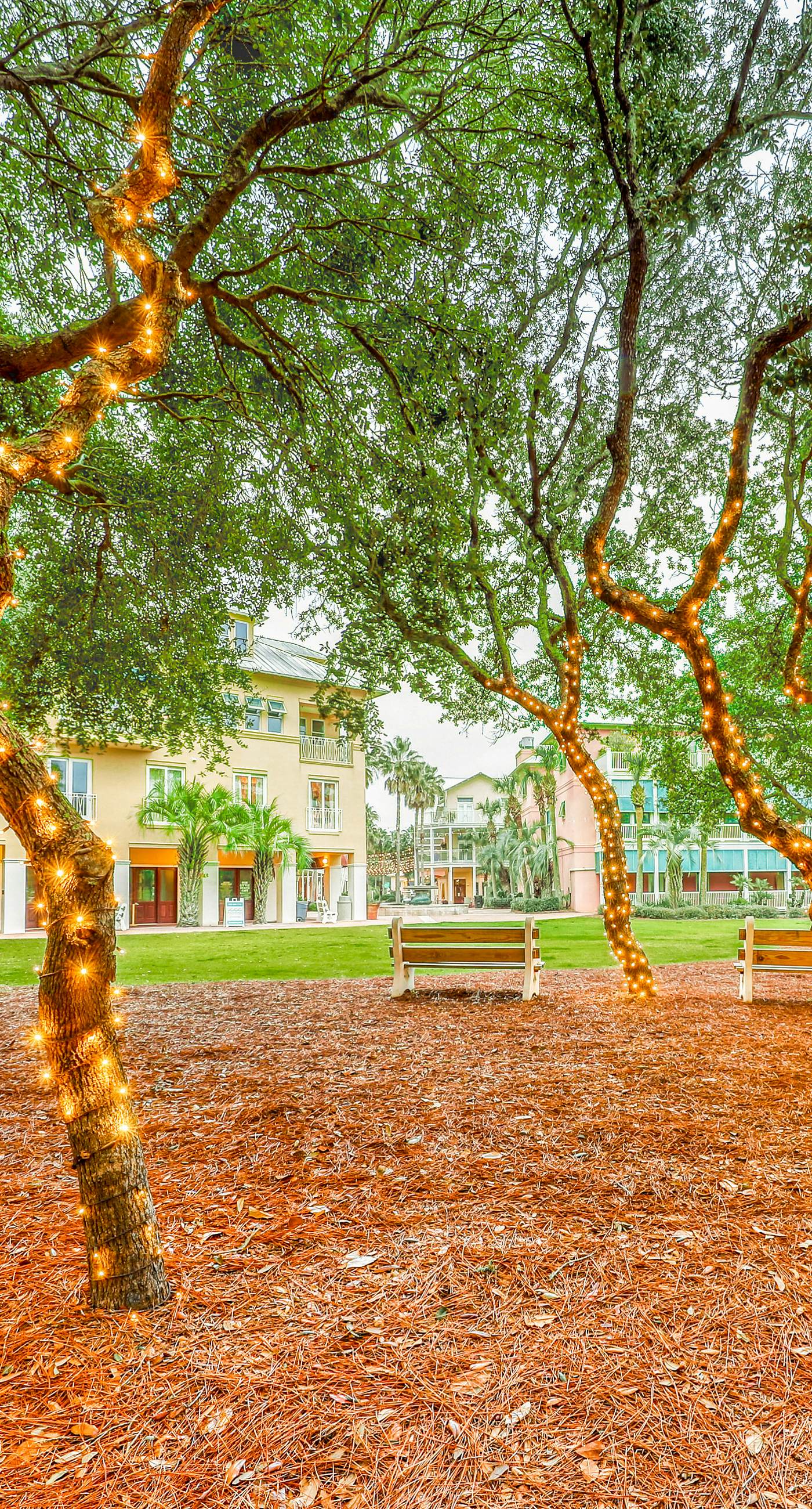 Stunning lake-view condo with private balcony, pools, hot tub, & private beach