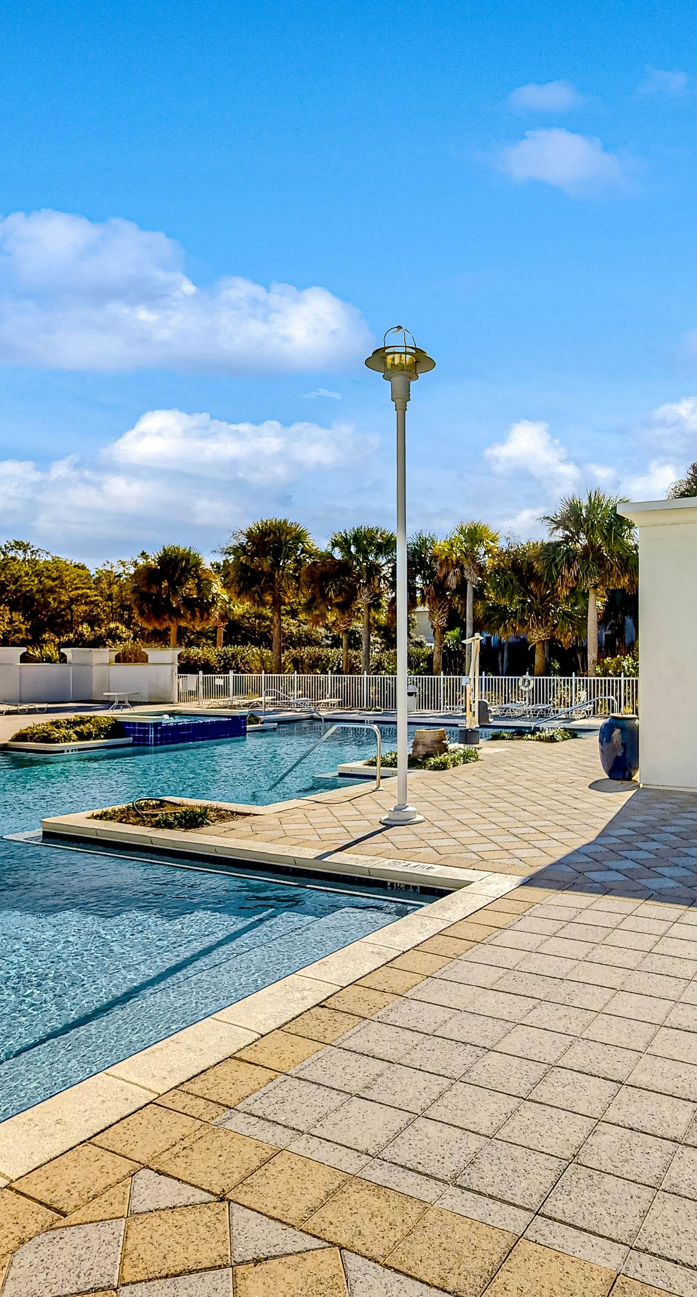 Lakefront resort condo with heated outdoor pool, hot tub, balcony, lake views