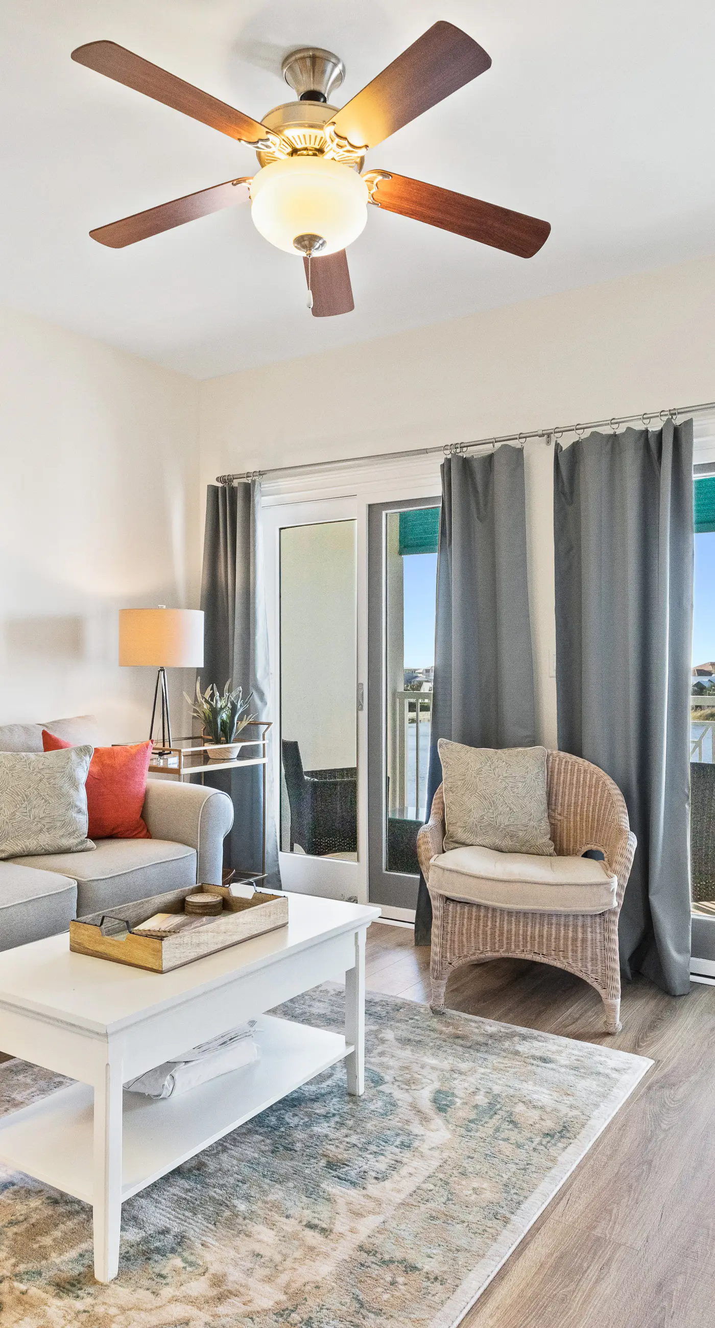 Newly renovated fourth-floor studio w/spectacular views, shared hot tub, & pool