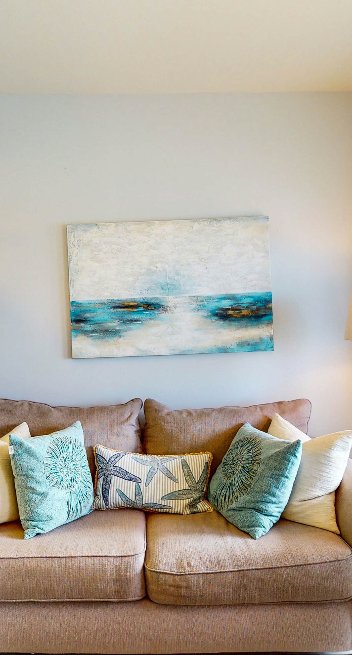 Pretty snowbird condo w/ lake views, free WiFi, and full kitchen