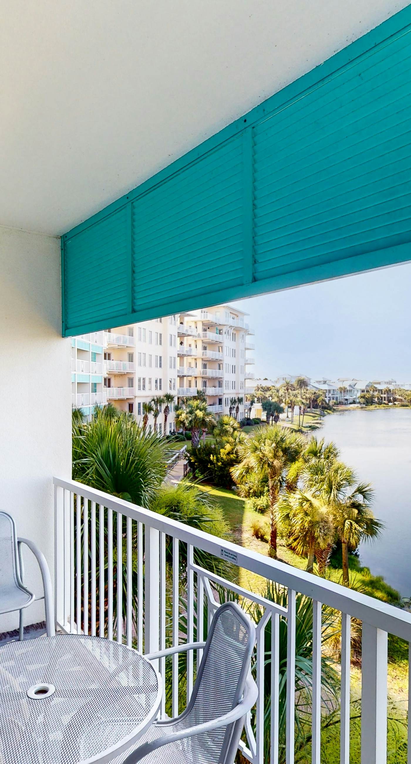 Boutique studio walking distance to the Gulf- resort pools & amenities