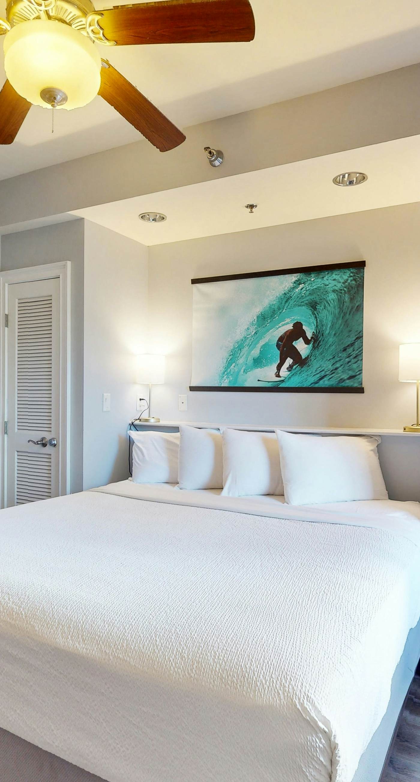 Boutique studio walking distance to the Gulf- resort pools & amenities