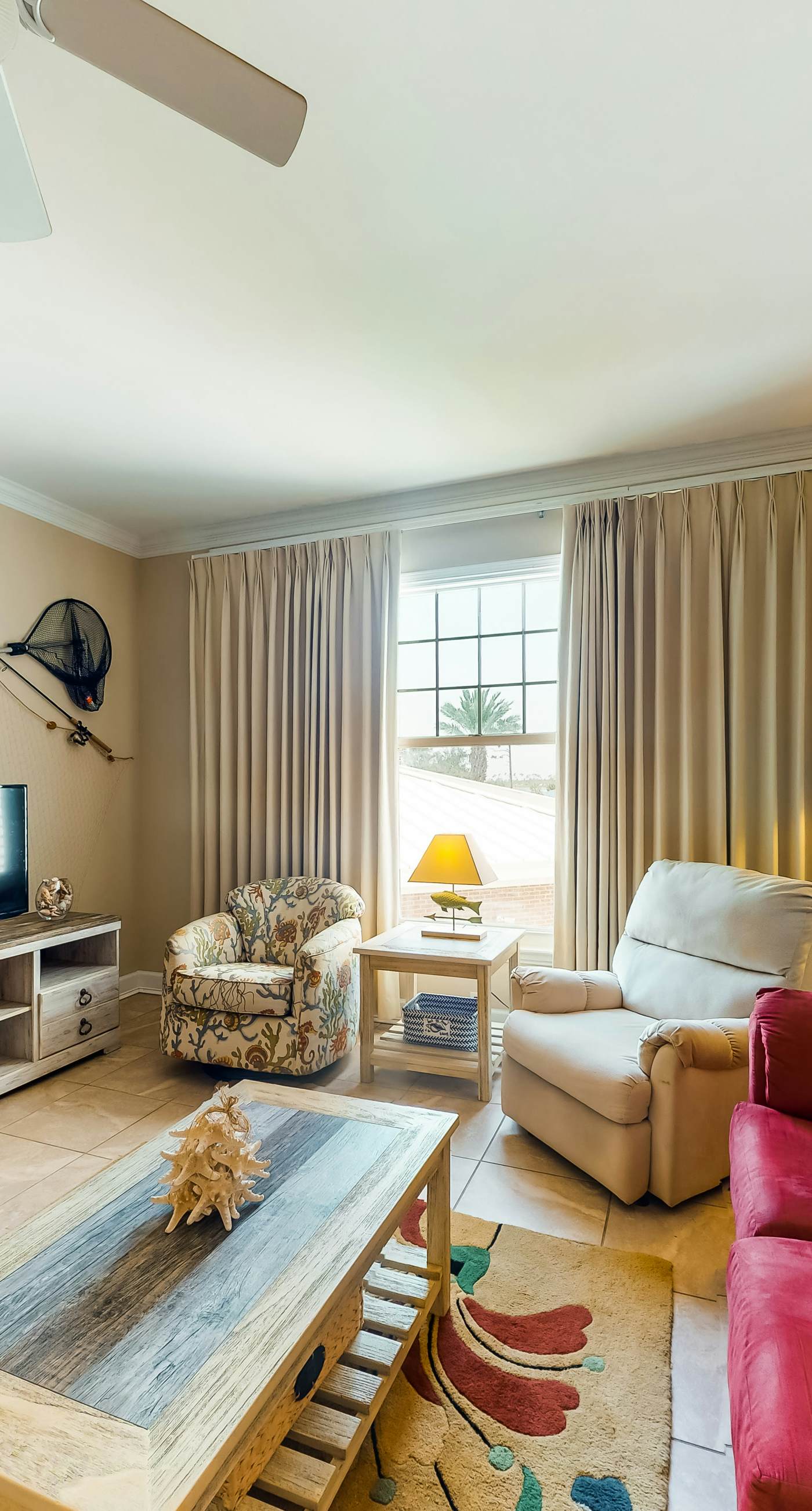 Waterfront Snowbird retreat with private balcony & pool - near the beach