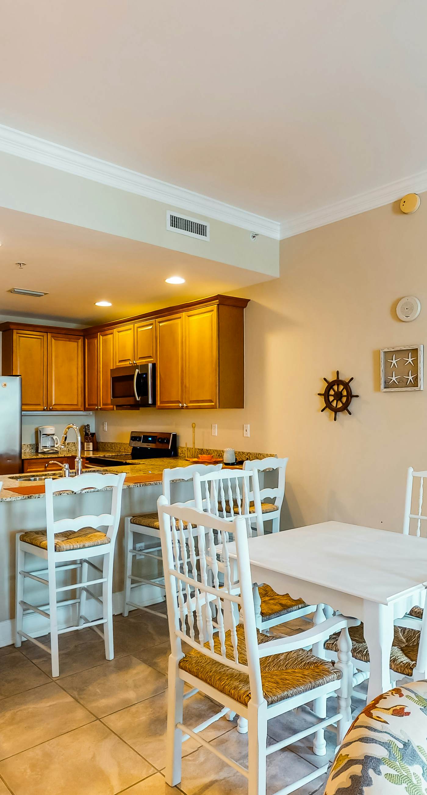 Waterfront Snowbird retreat with private balcony & pool - near the beach