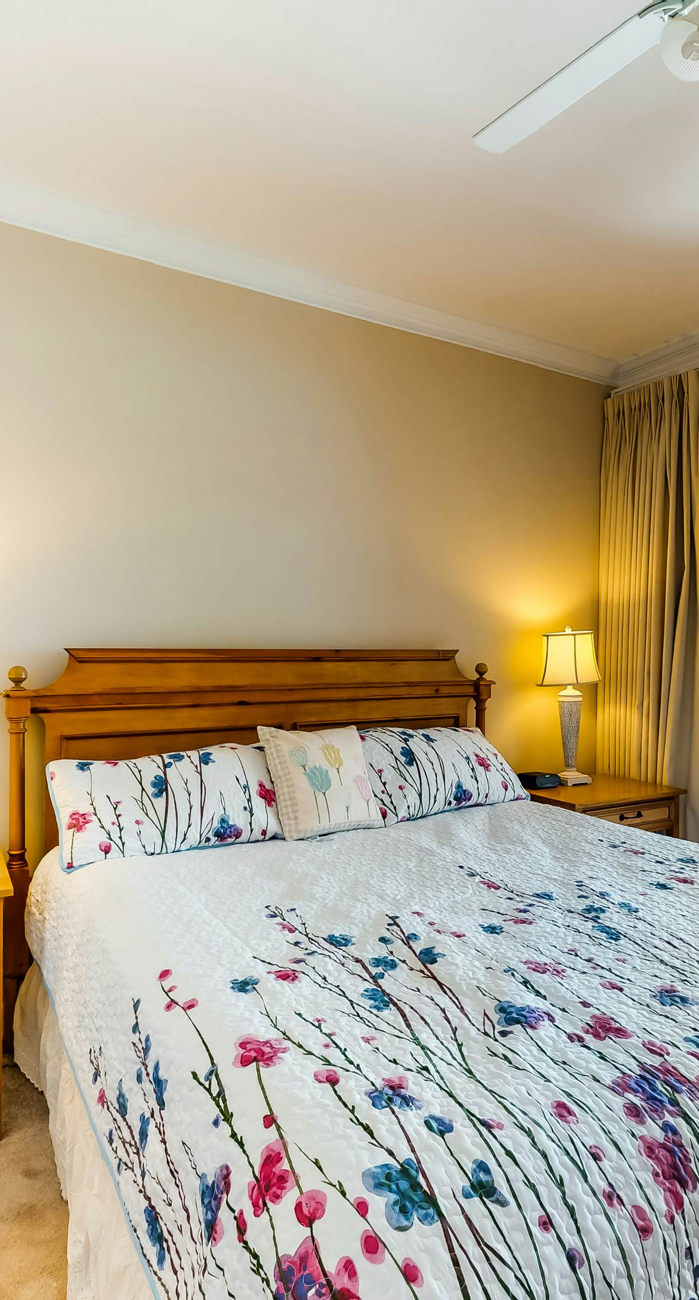 Waterfront Snowbird retreat with private balcony & pool - near the beach