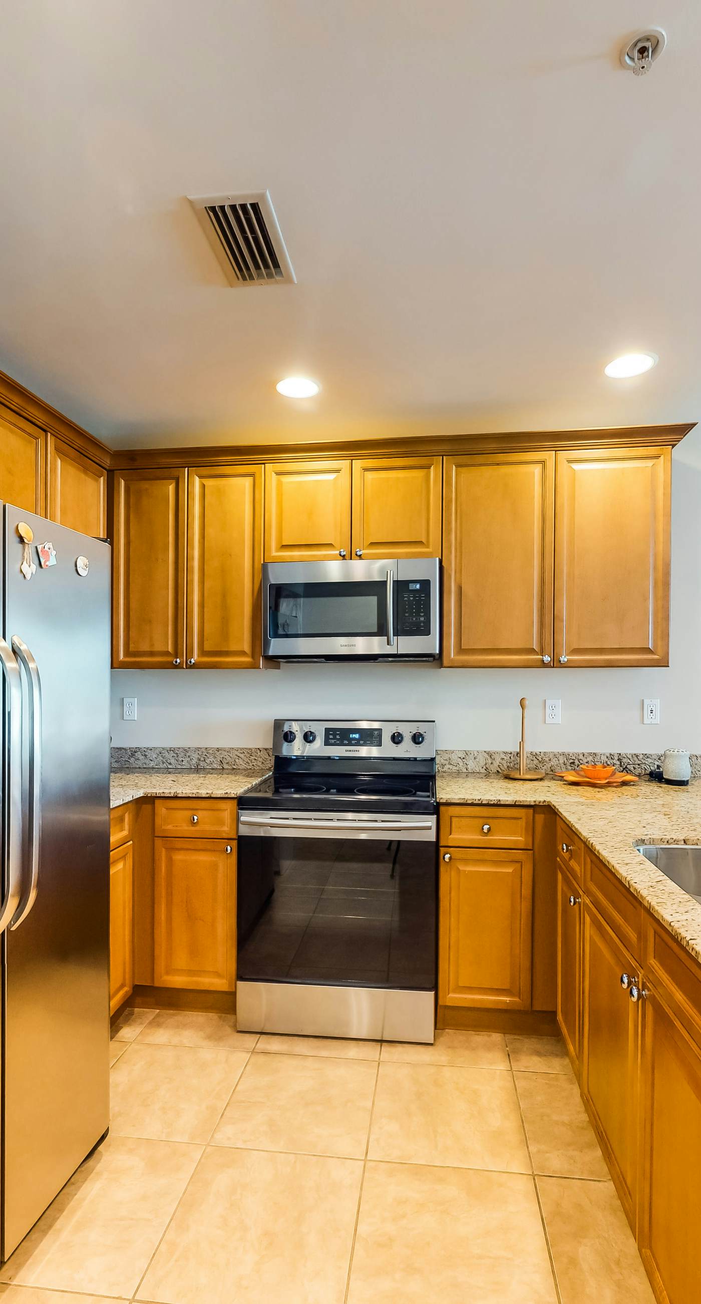 Waterfront Snowbird retreat with private balcony & pool - near the beach