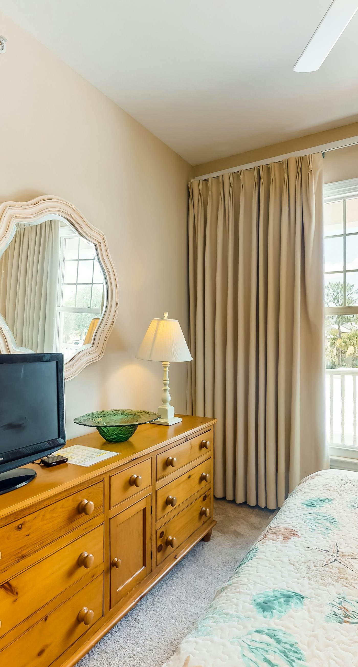 Waterfront Snowbird retreat with private balcony & pool - near the beach