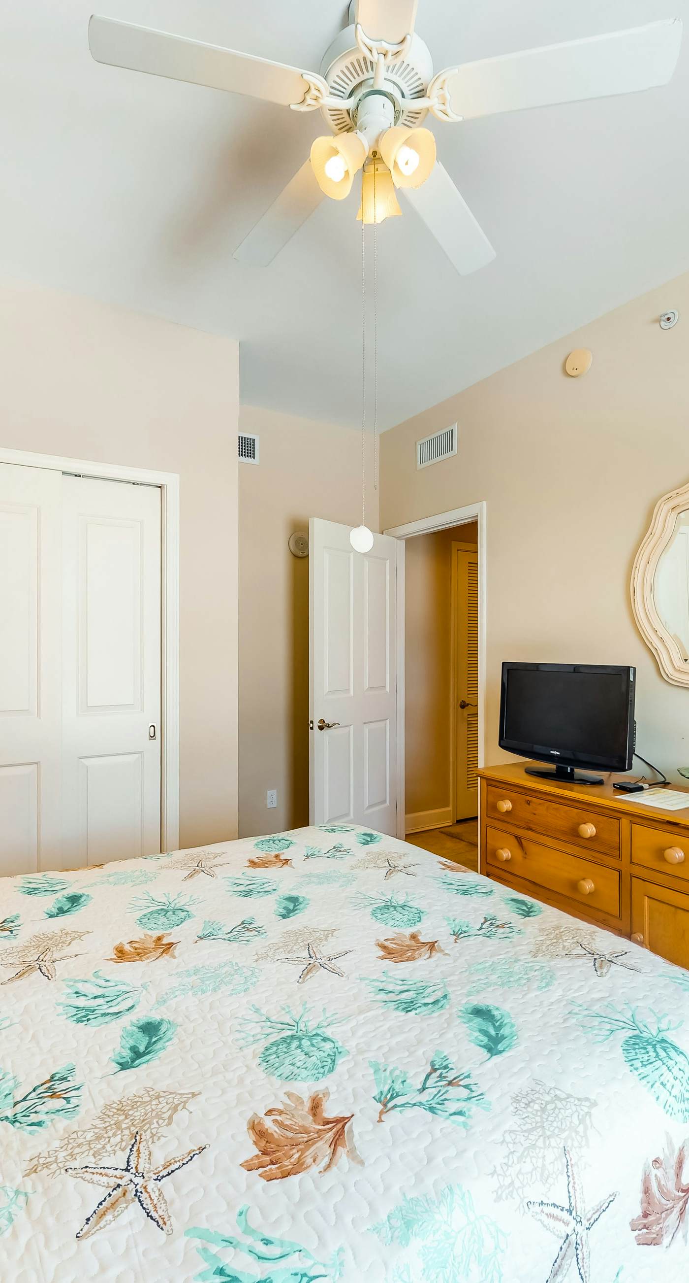 Waterfront Snowbird retreat with private balcony & pool - near the beach