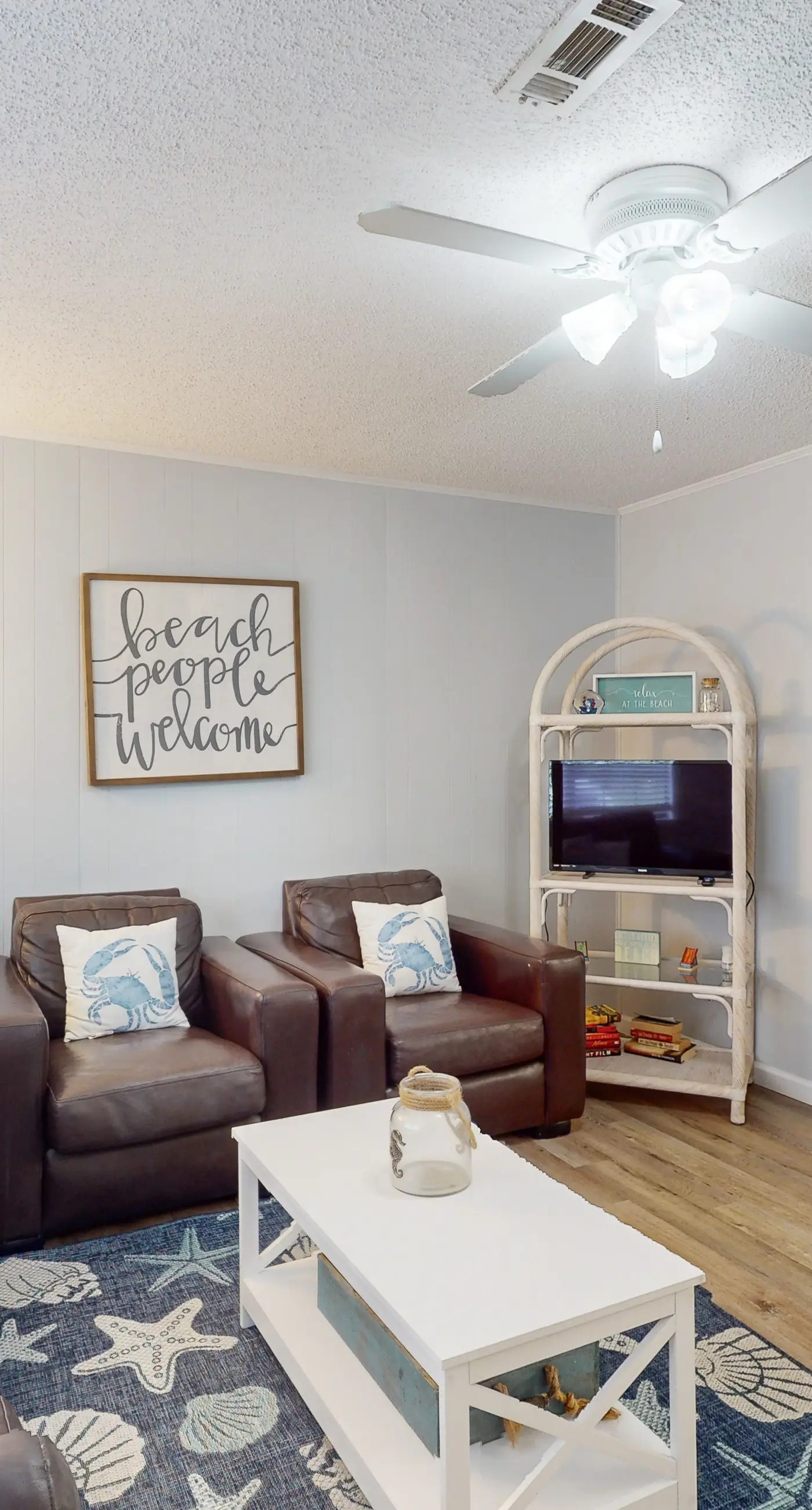 Dog-friendly duplex 2 blocks from beach with private yard, AC, & W&D