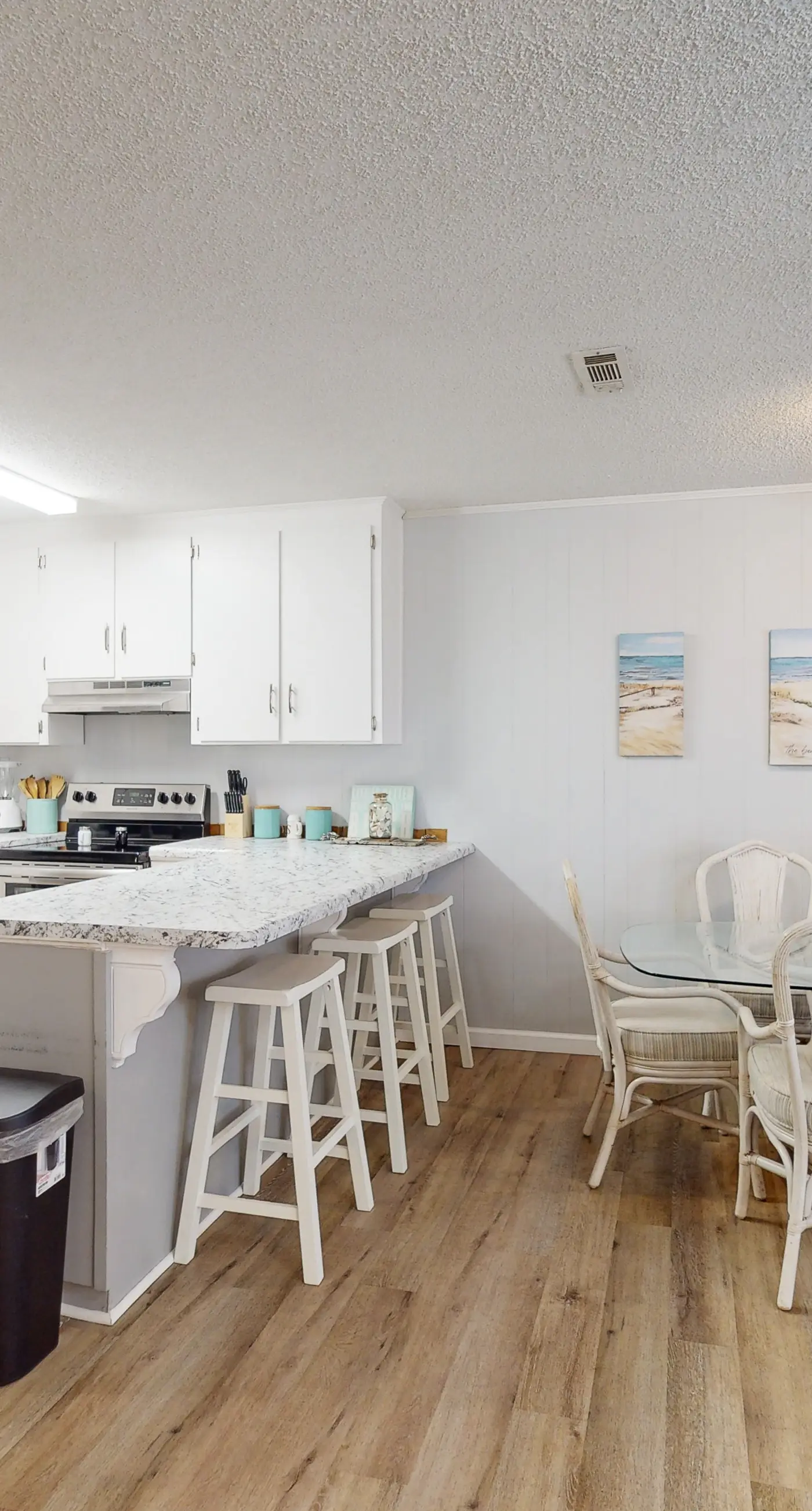 Dog-friendly duplex 2 blocks from beach with private yard, AC, & W&D