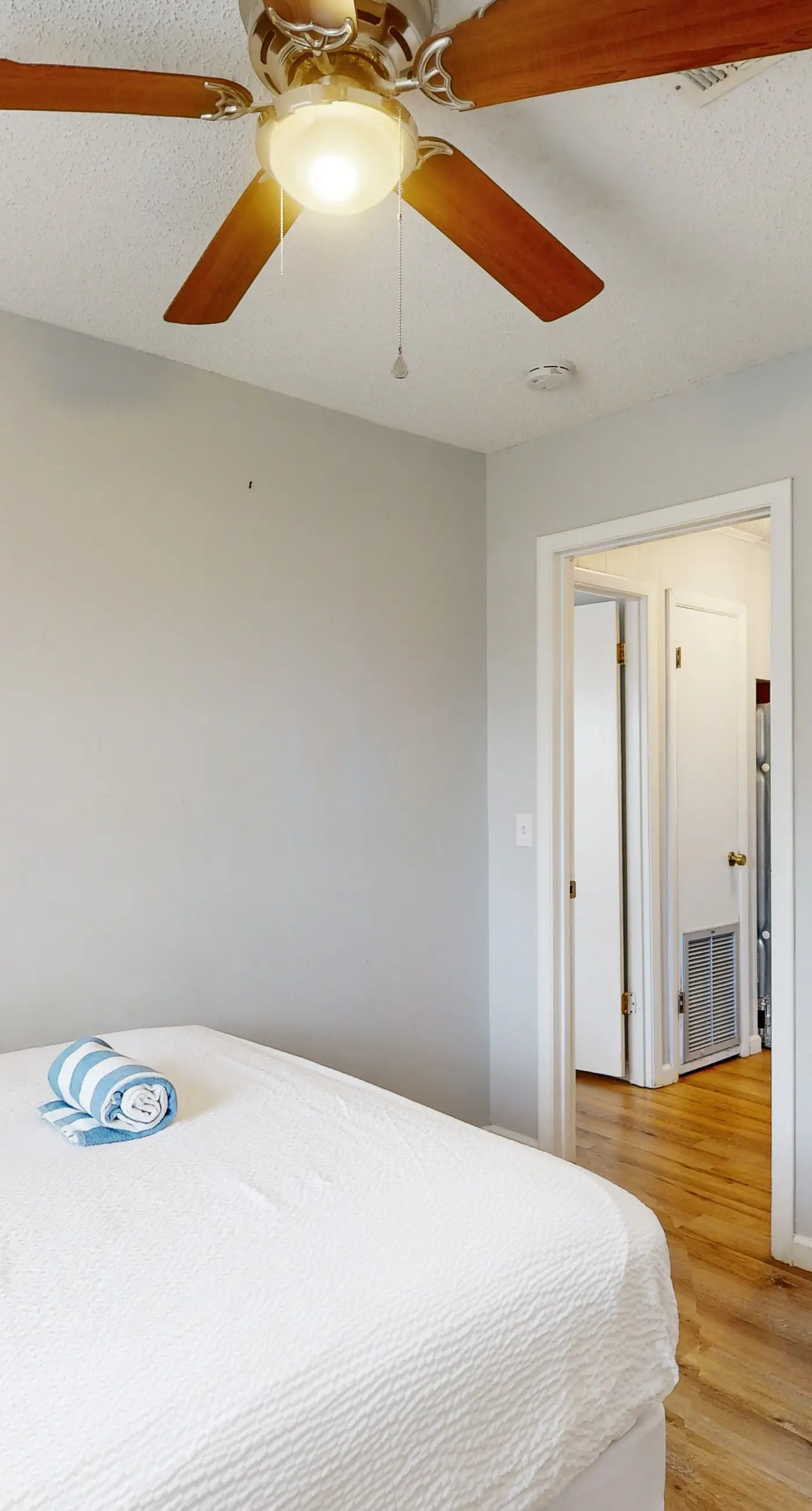 Dog-friendly duplex 2 blocks from beach with private yard, AC, & W&D