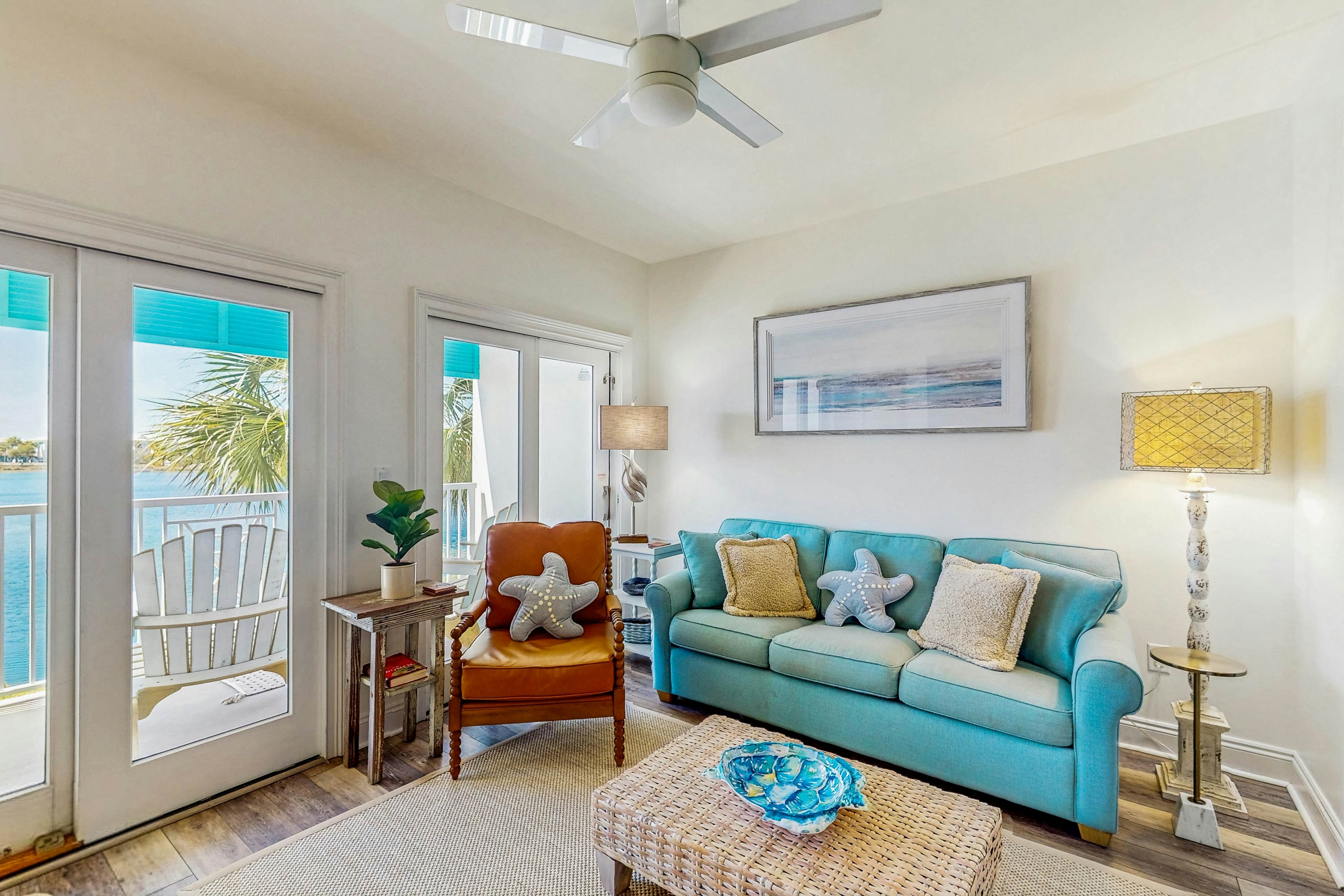 Updated 2nd floor condo with pool, hot tub, WiFi & beach access