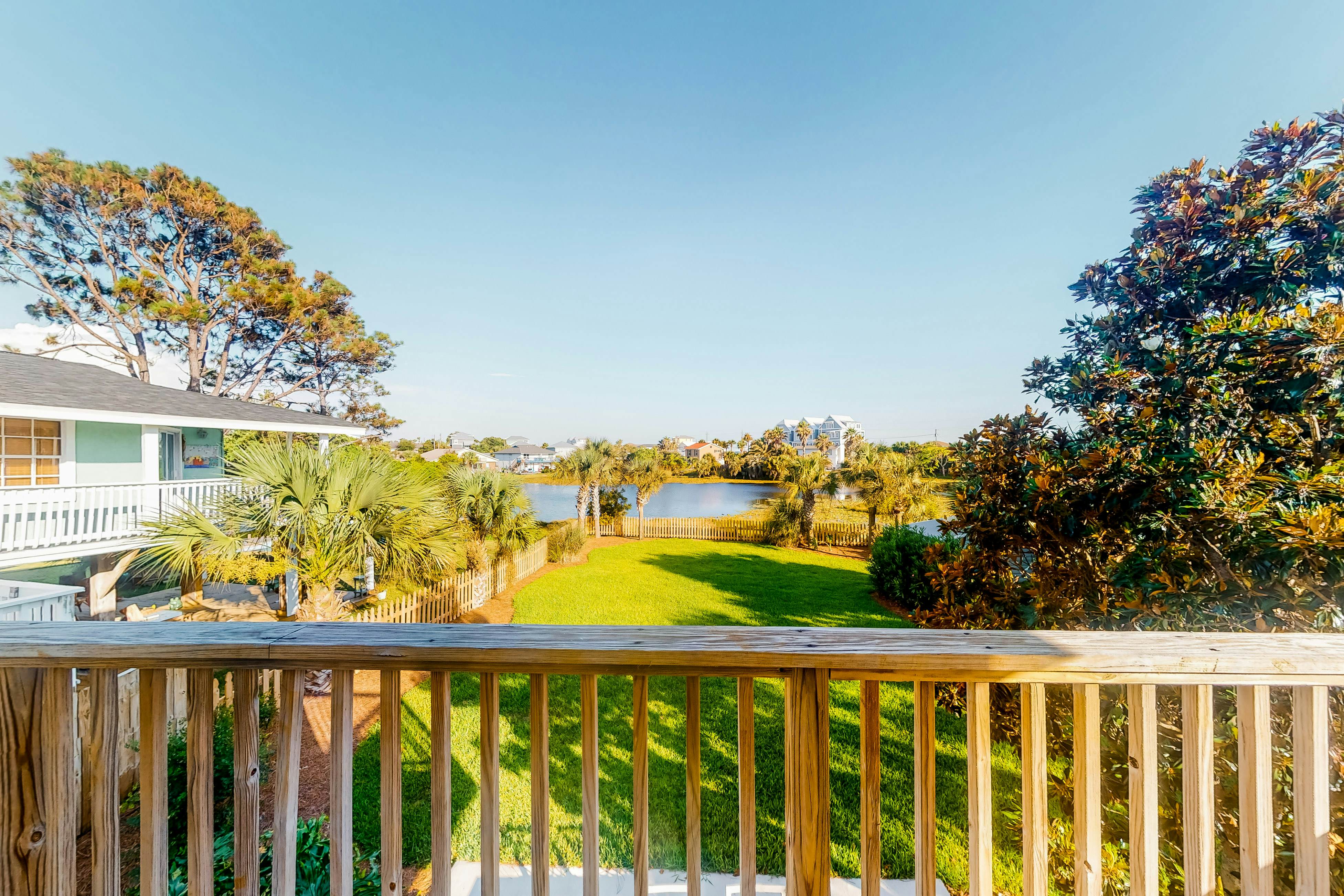 Lakefront Home near the Beach w/Free WiFi, Private Balcony, W/D & Great Location