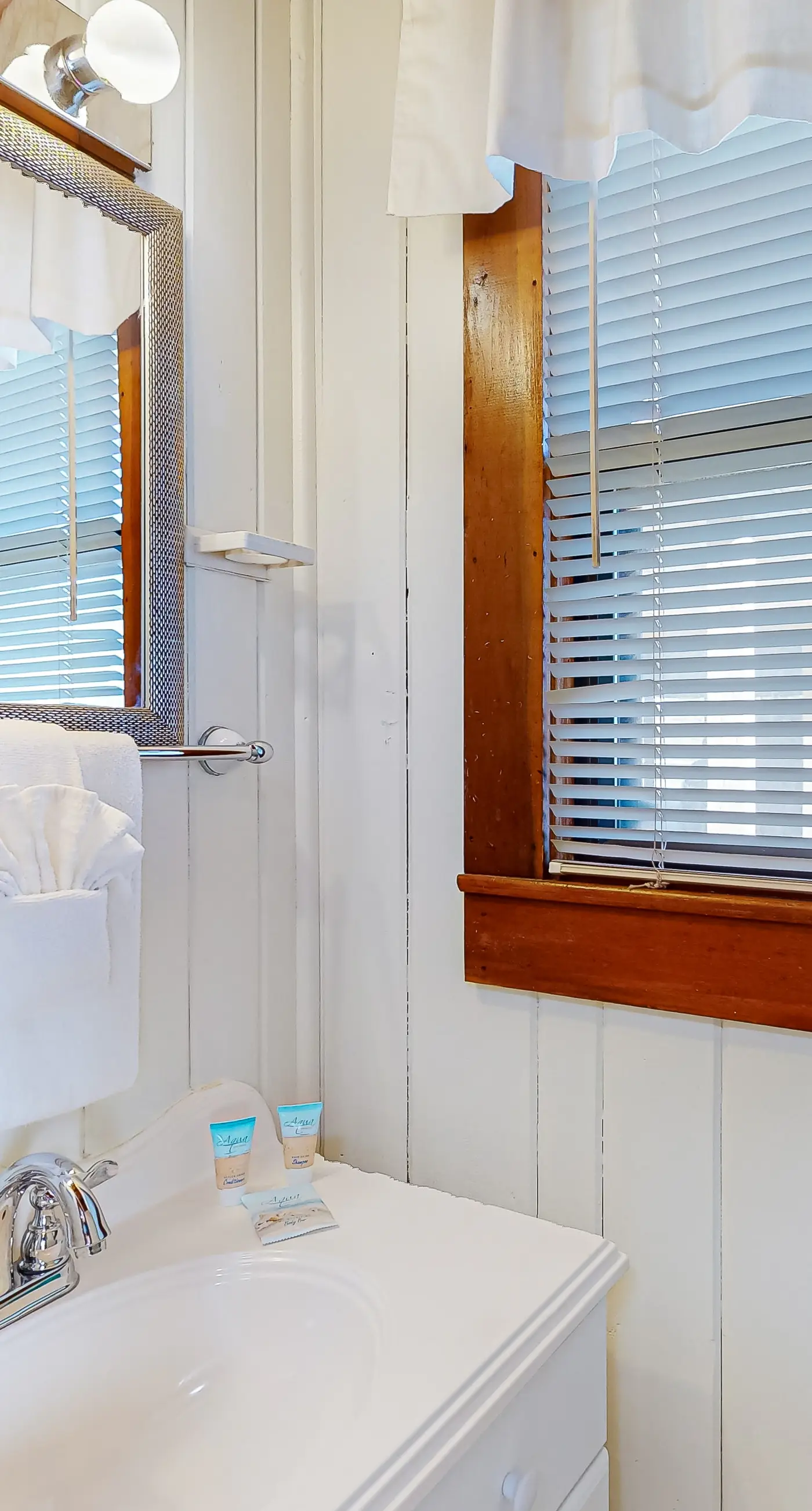 Large, snowbird & dog-friendly beachfront home w/WiFi & patio - steps to sand