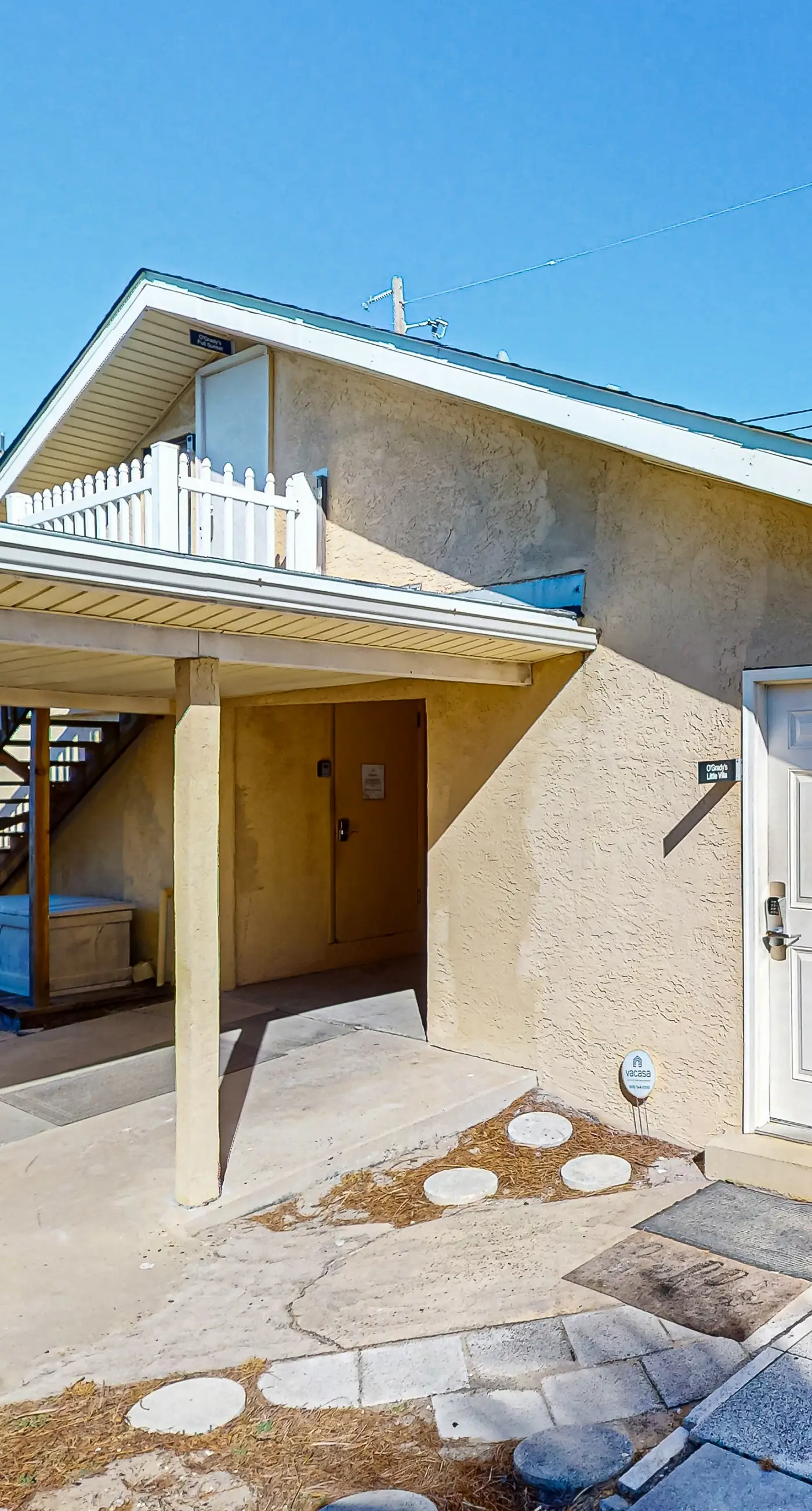 Large, snowbird & dog-friendly beachfront home w/WiFi & patio - steps to sand