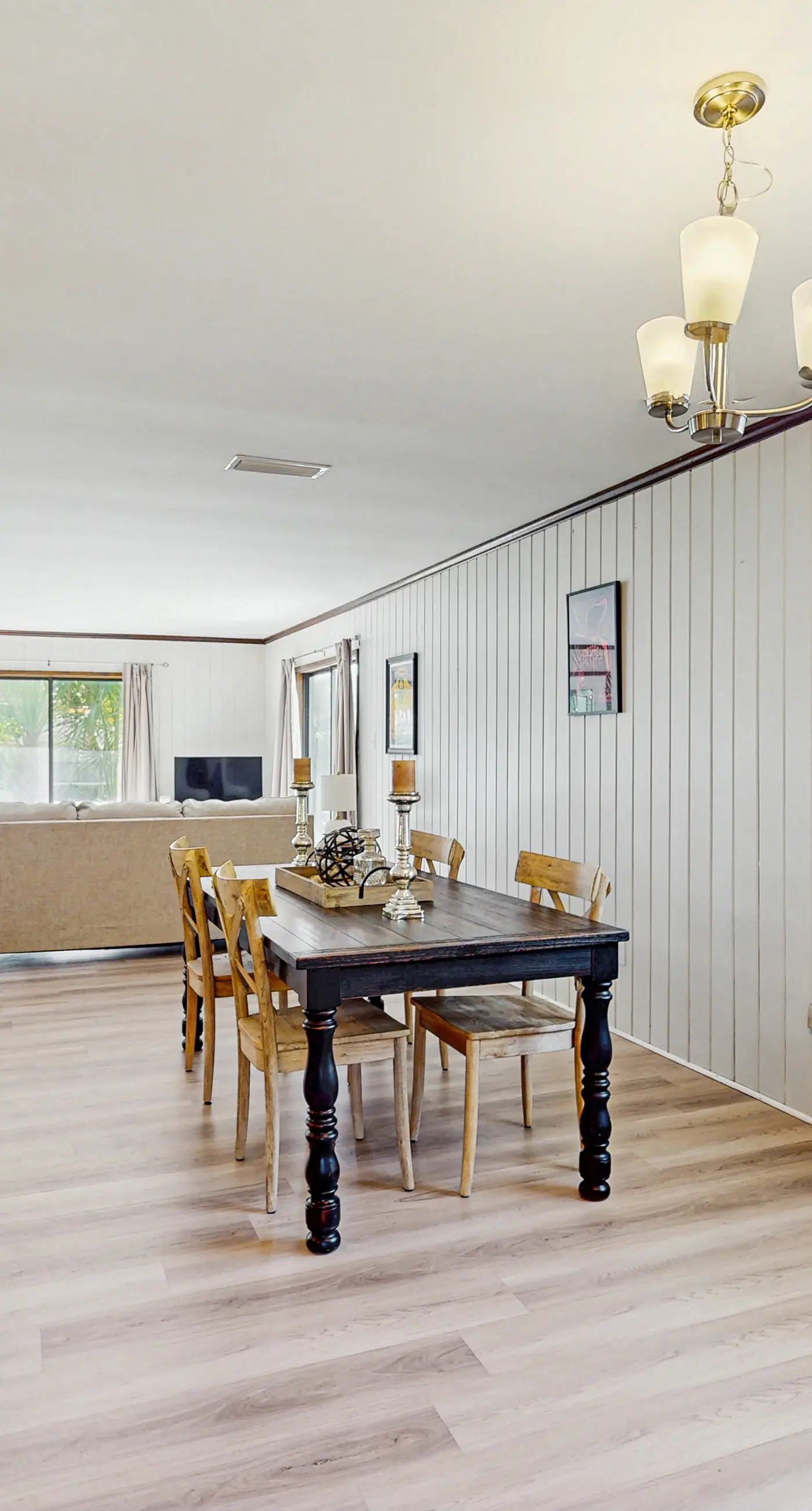 Tranquil dog-friendly family home with Gulf view, steps to private beach access