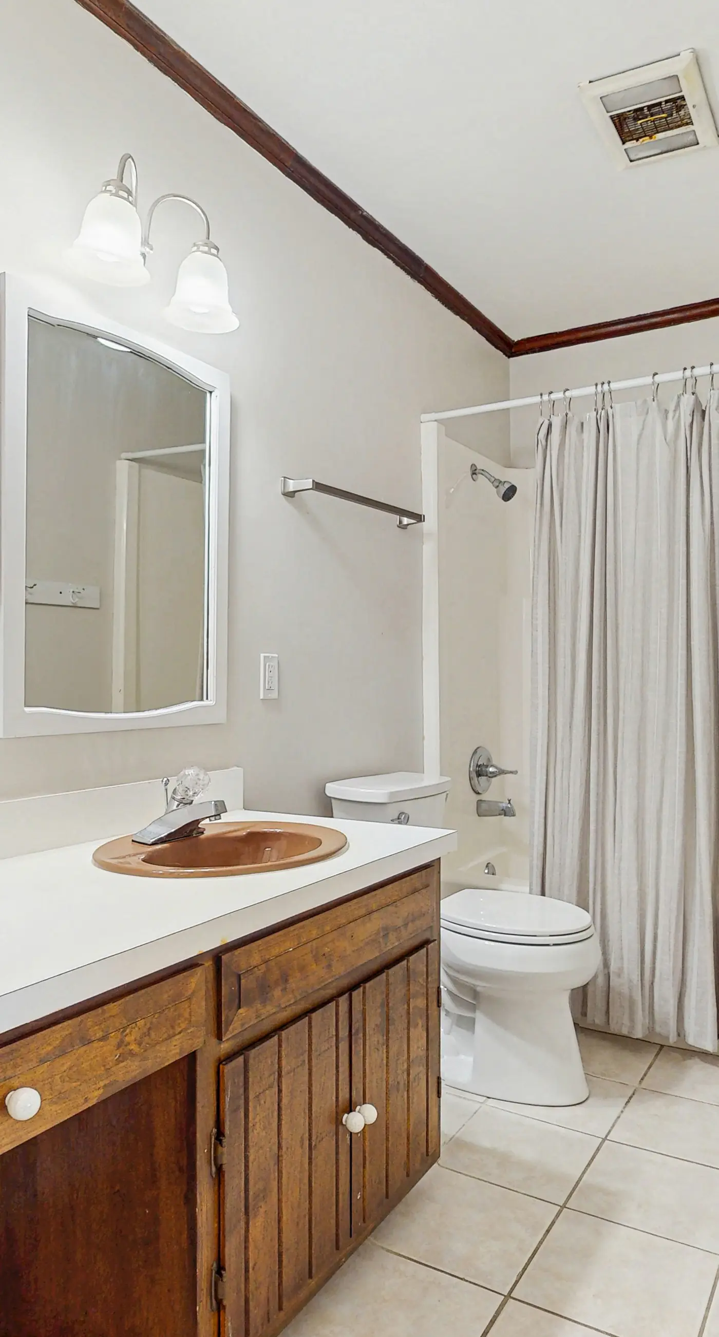 Tranquil dog-friendly family home with Gulf view, steps to private beach access